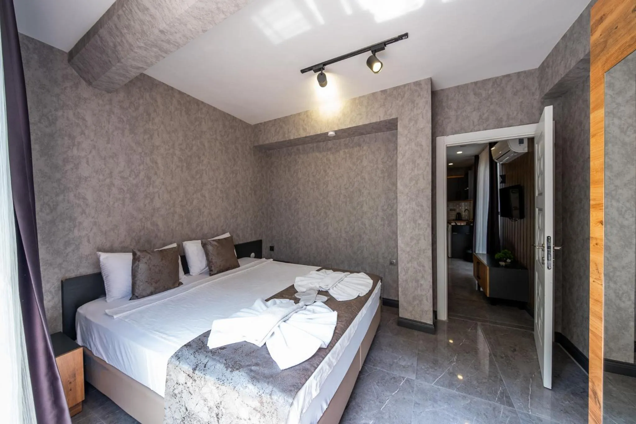 Bed in Mrt Suites Lara