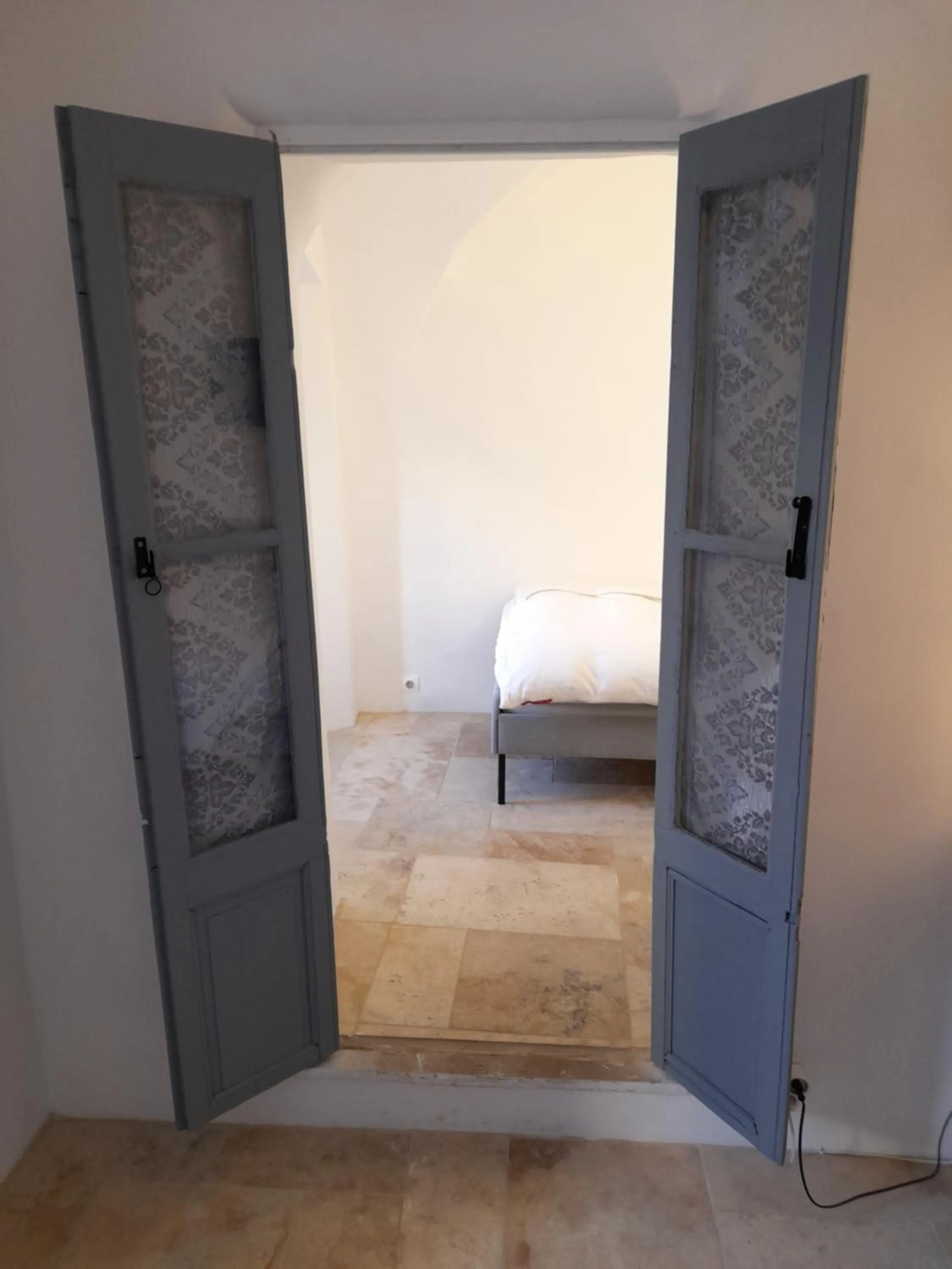 Decorative detail, Bed in La Tour de Pezene