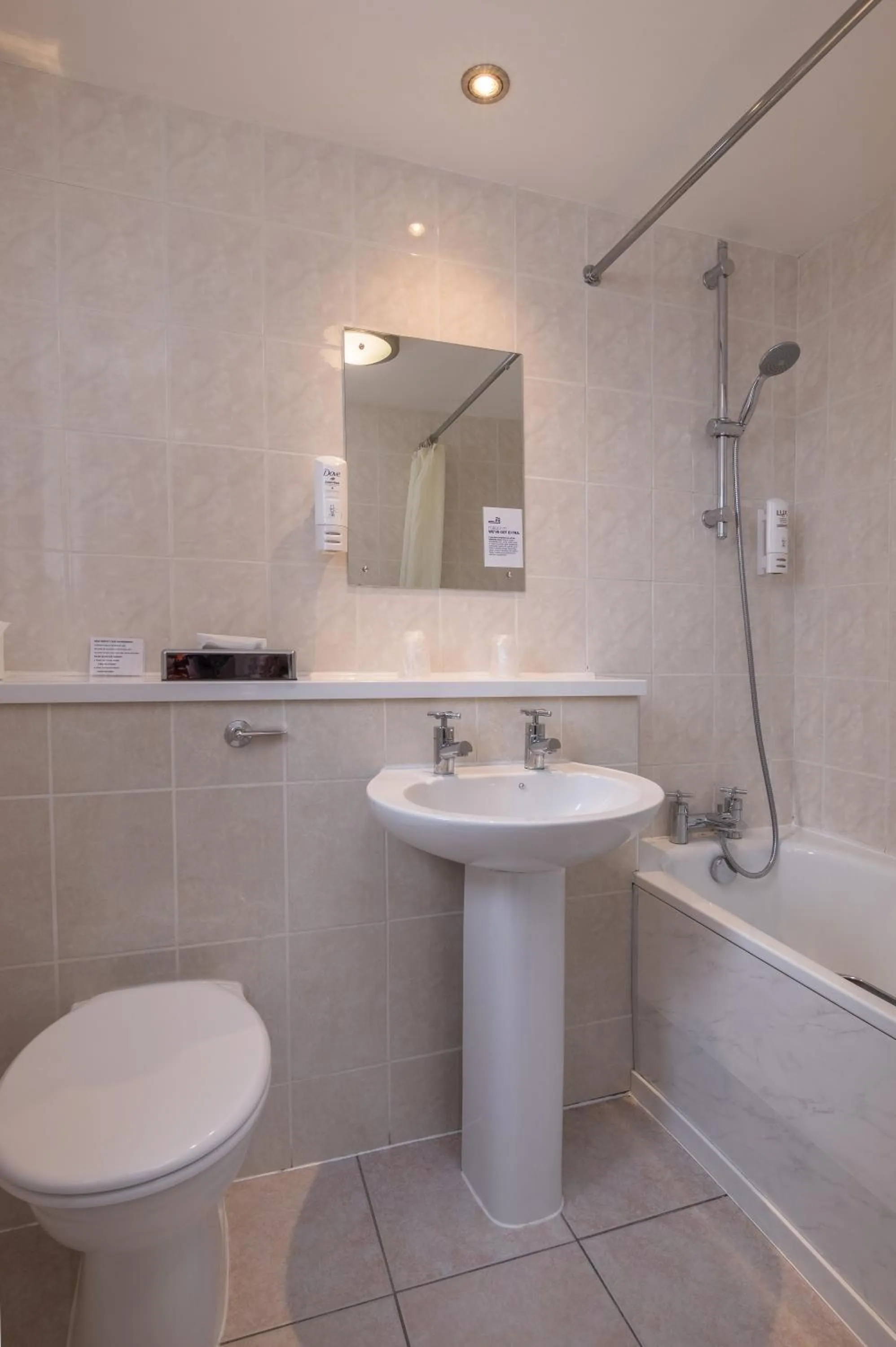 Bathroom in Crewe Arms Hotel