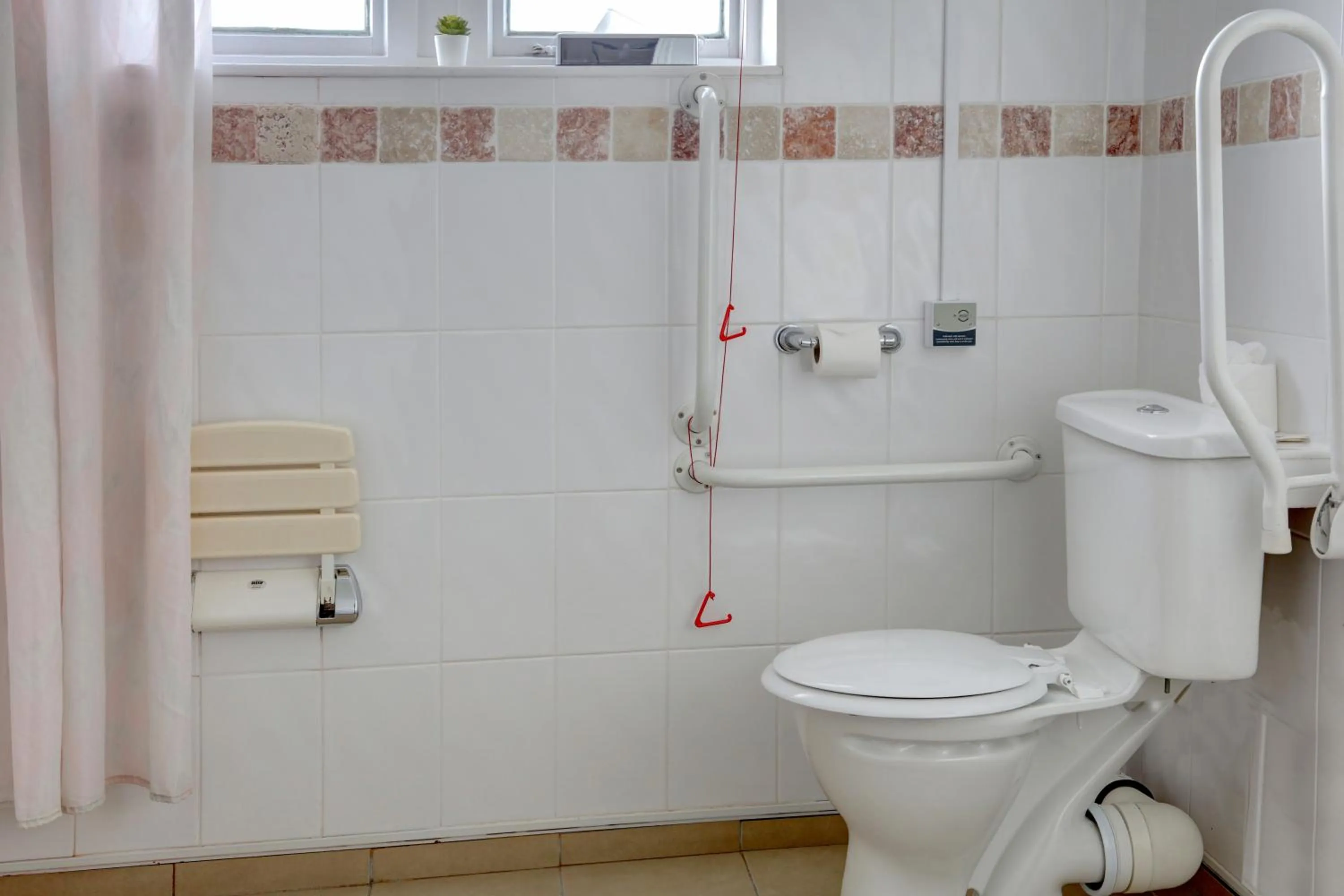 Bathroom in Crewe Arms Hotel