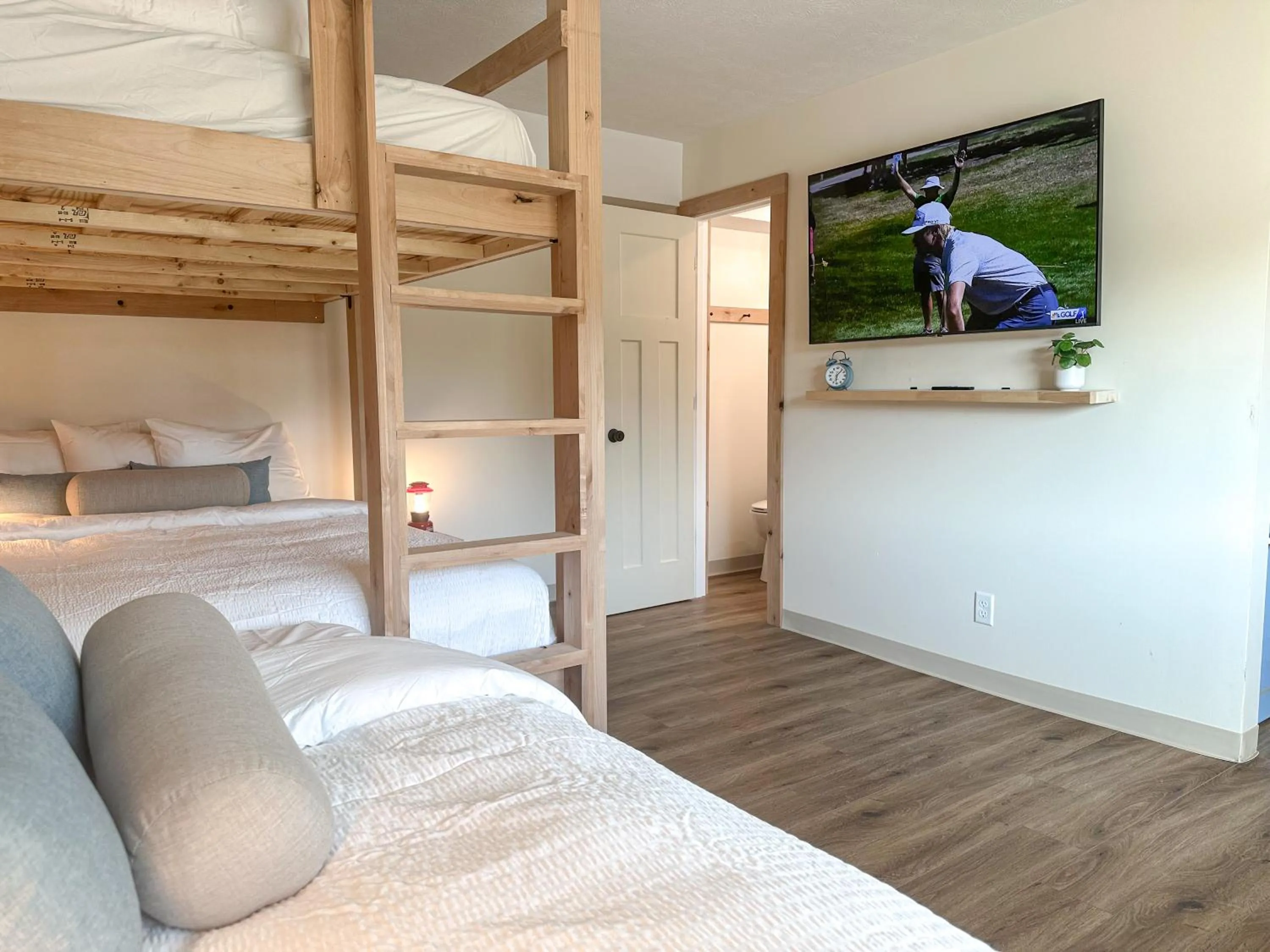 Bedroom, Bed in Explorer Rest & Recreation