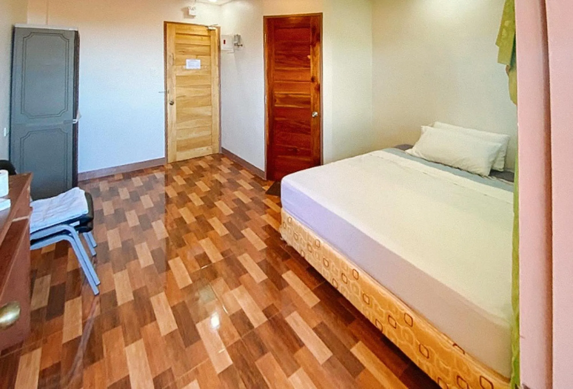 Photo of the whole room, Bed in RedDoorz @ 4ks Pension House Bogo City Cebu