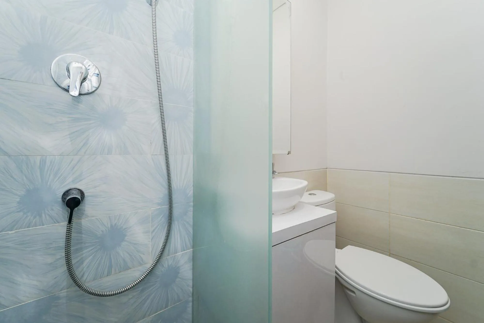 Shower in RedLiving Apartemen Transpark Juanda - Frams Properti Tower Jade with Netflix