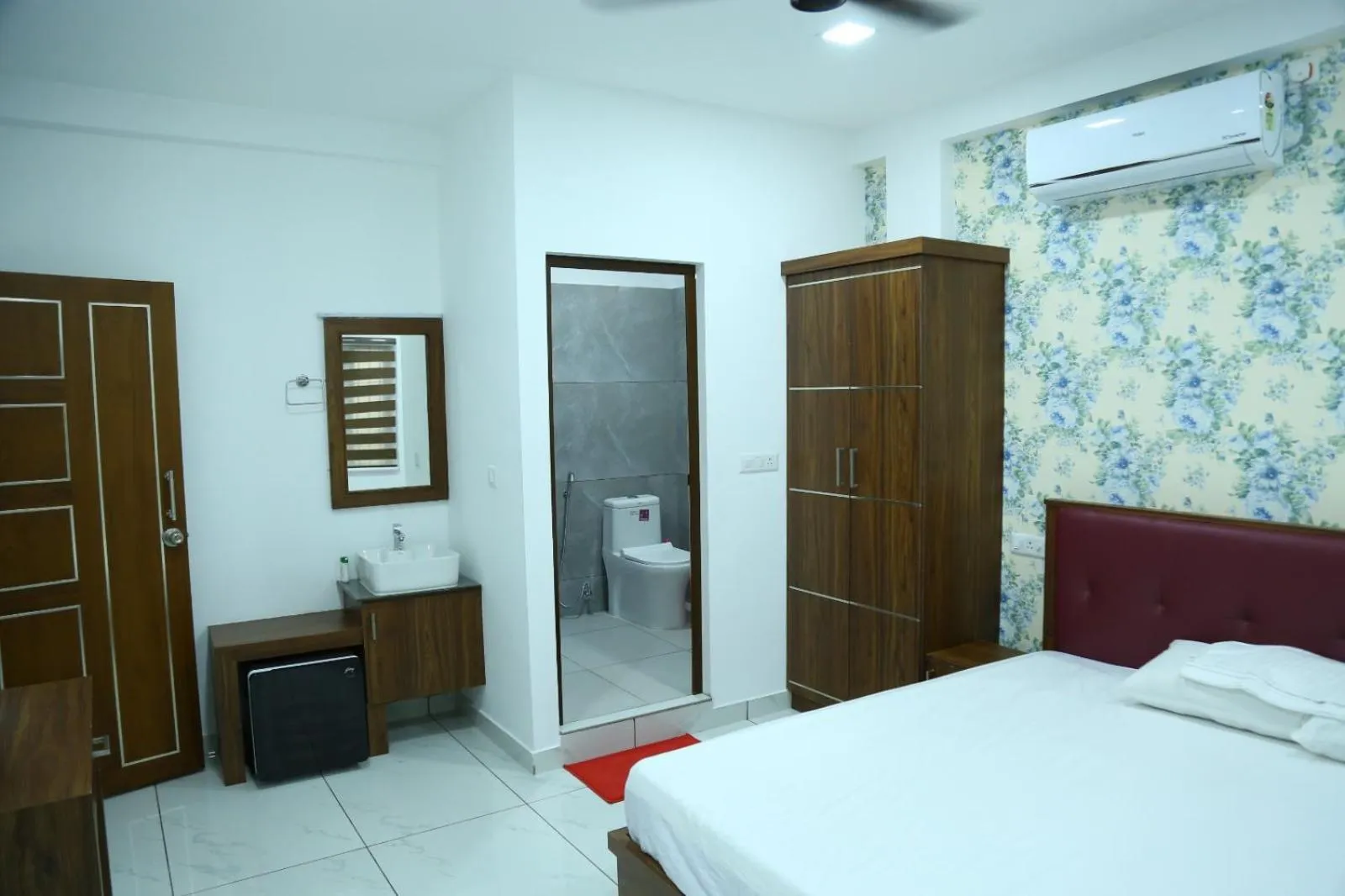 Bedroom, Bed in Kurianplackal Residency
