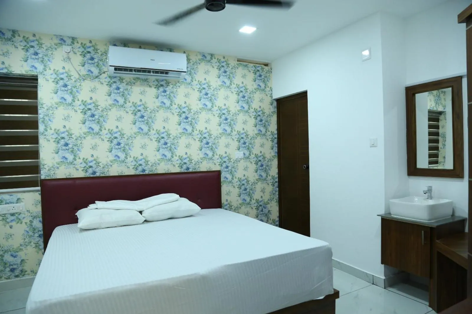 Bed in Kurianplackal Residency