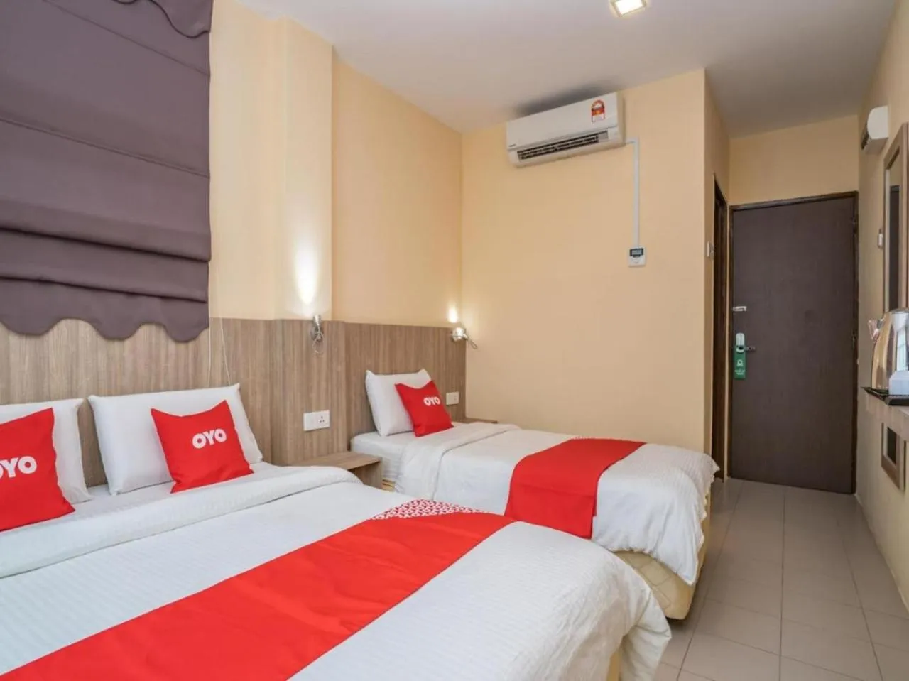 Bed in Hotel The Island