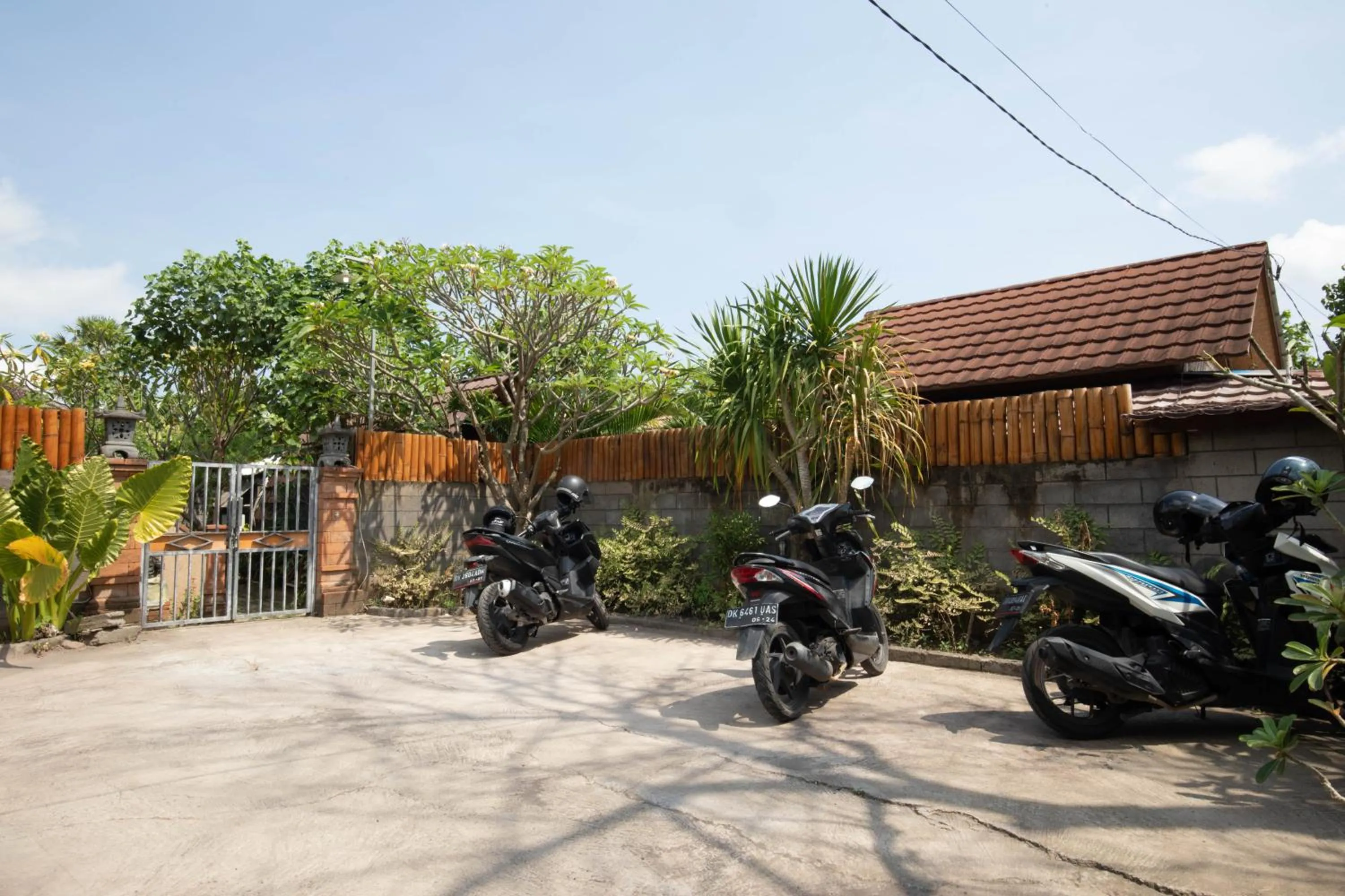 Parking in Maha Nusa Menjangan