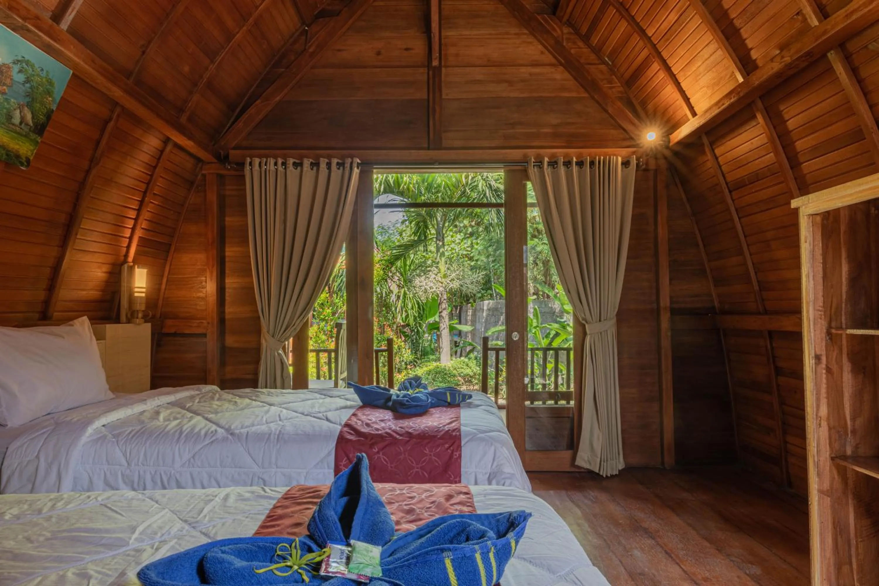 Deluxe Twin Room in Maha Nusa Menjangan