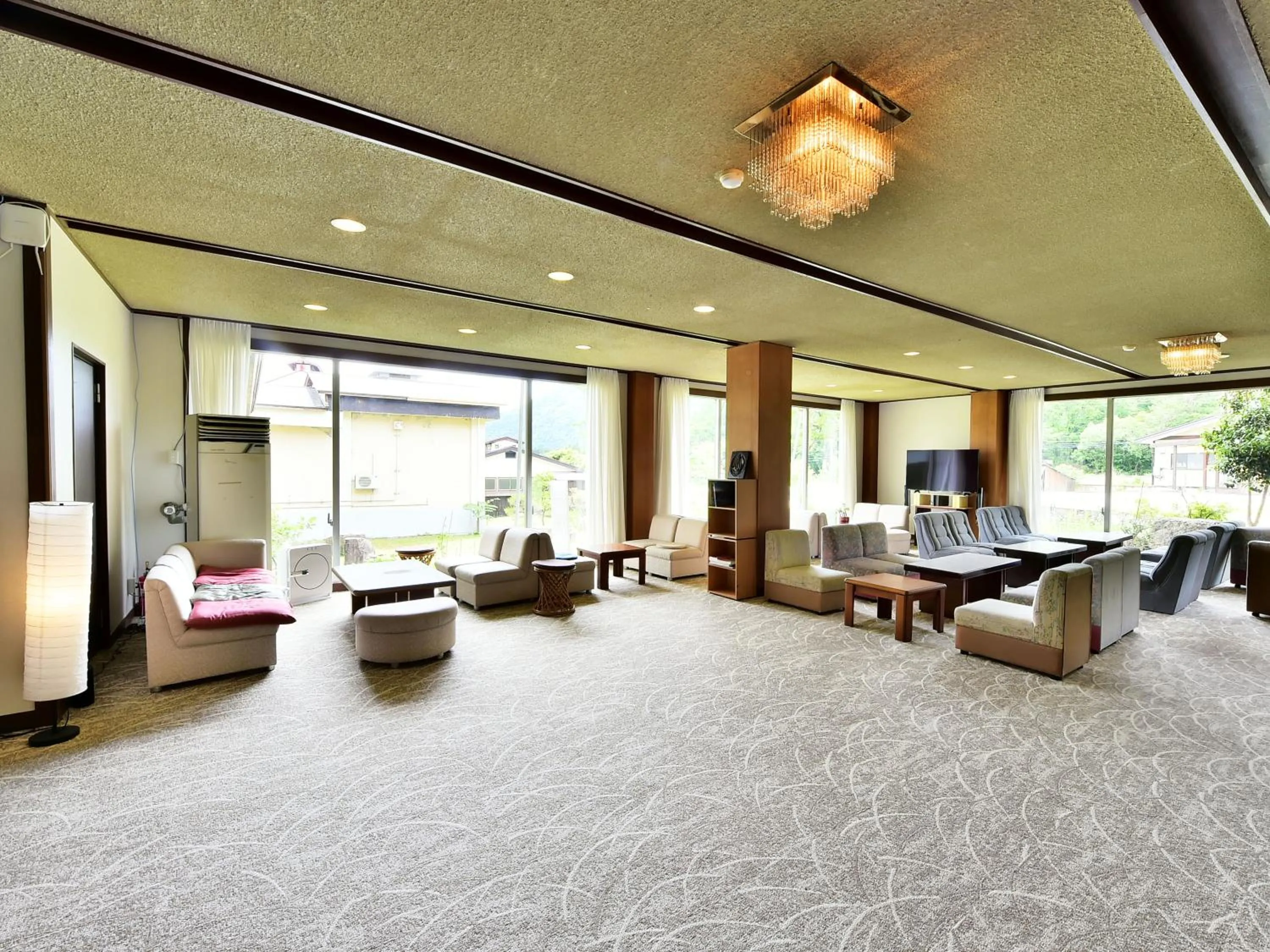 Lobby or reception in Alpine Route Hotel