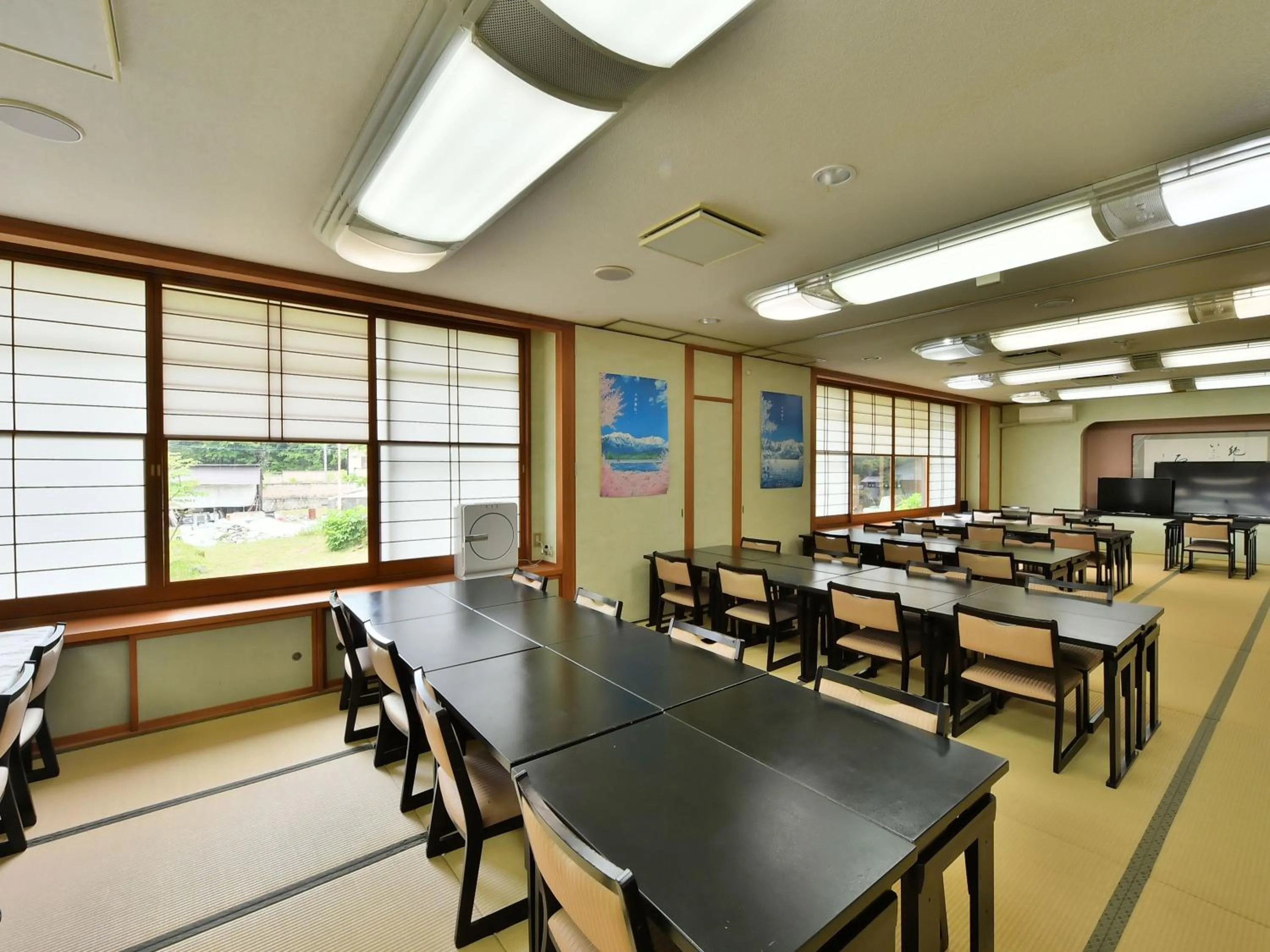 Restaurant/places to eat in Alpine Route Hotel