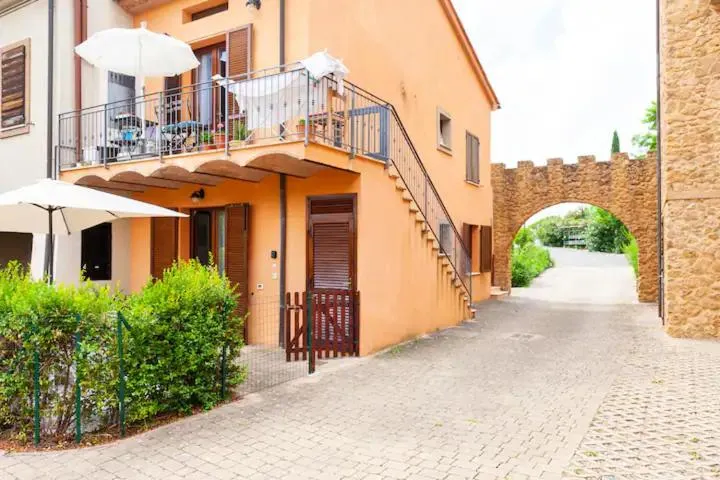 Property building in Casa Nadia - Incantevole appartamento con giardino