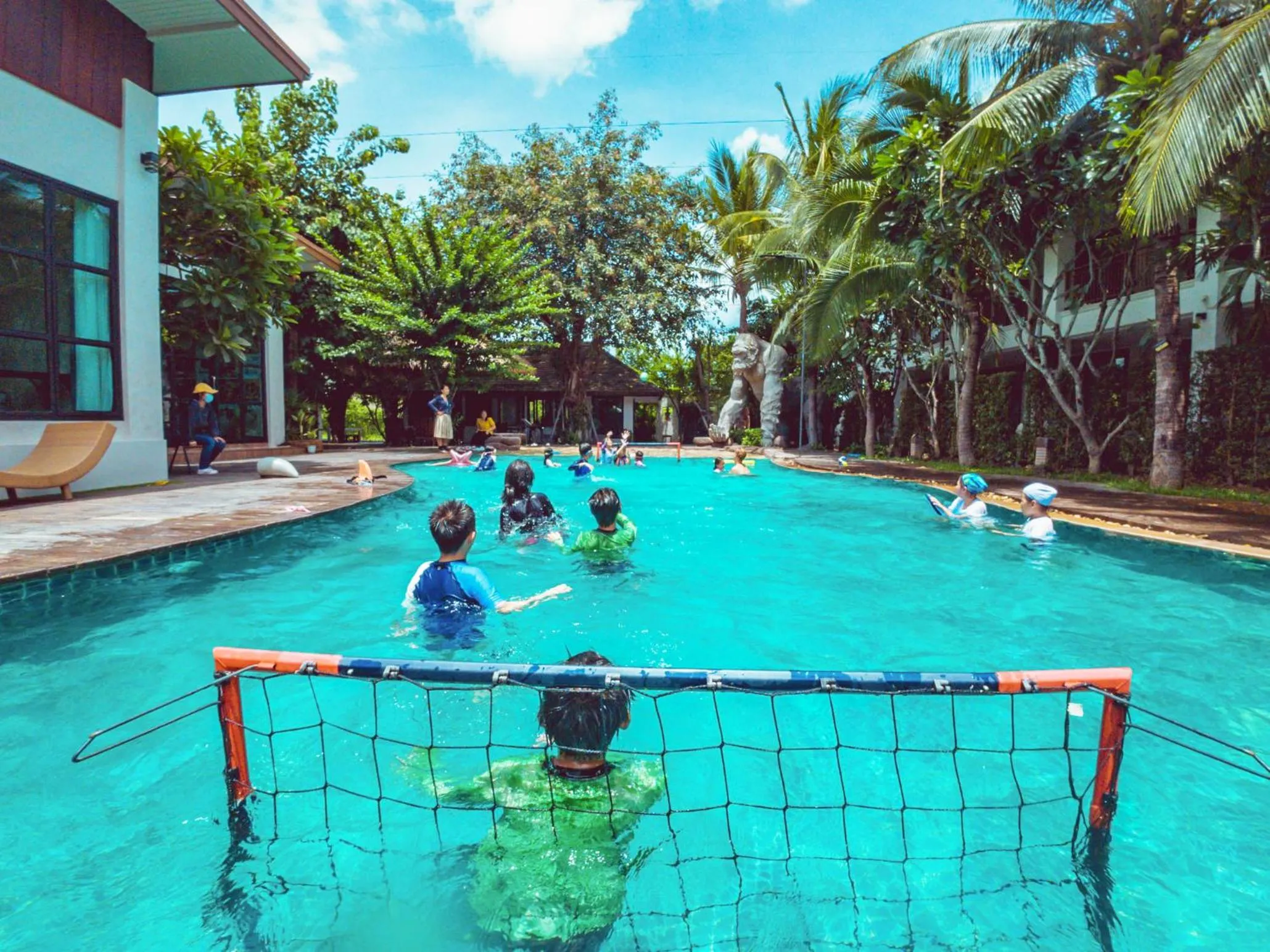 Swimming pool in Beaver Club Homestay