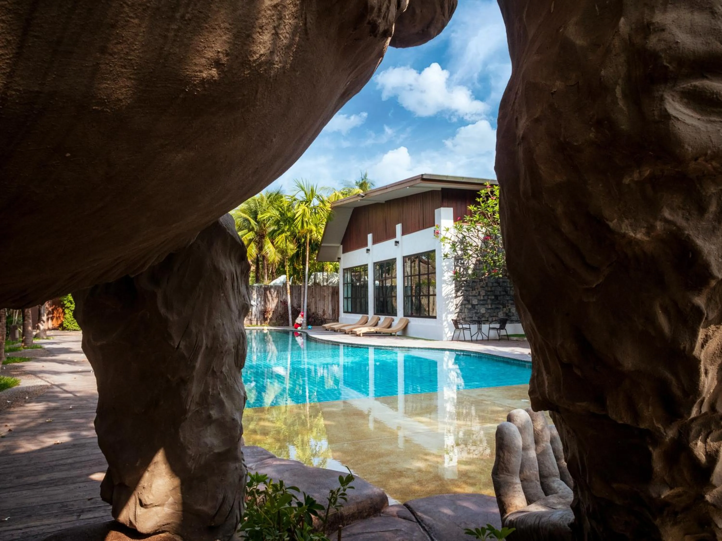 Property building in Beaver Club Homestay