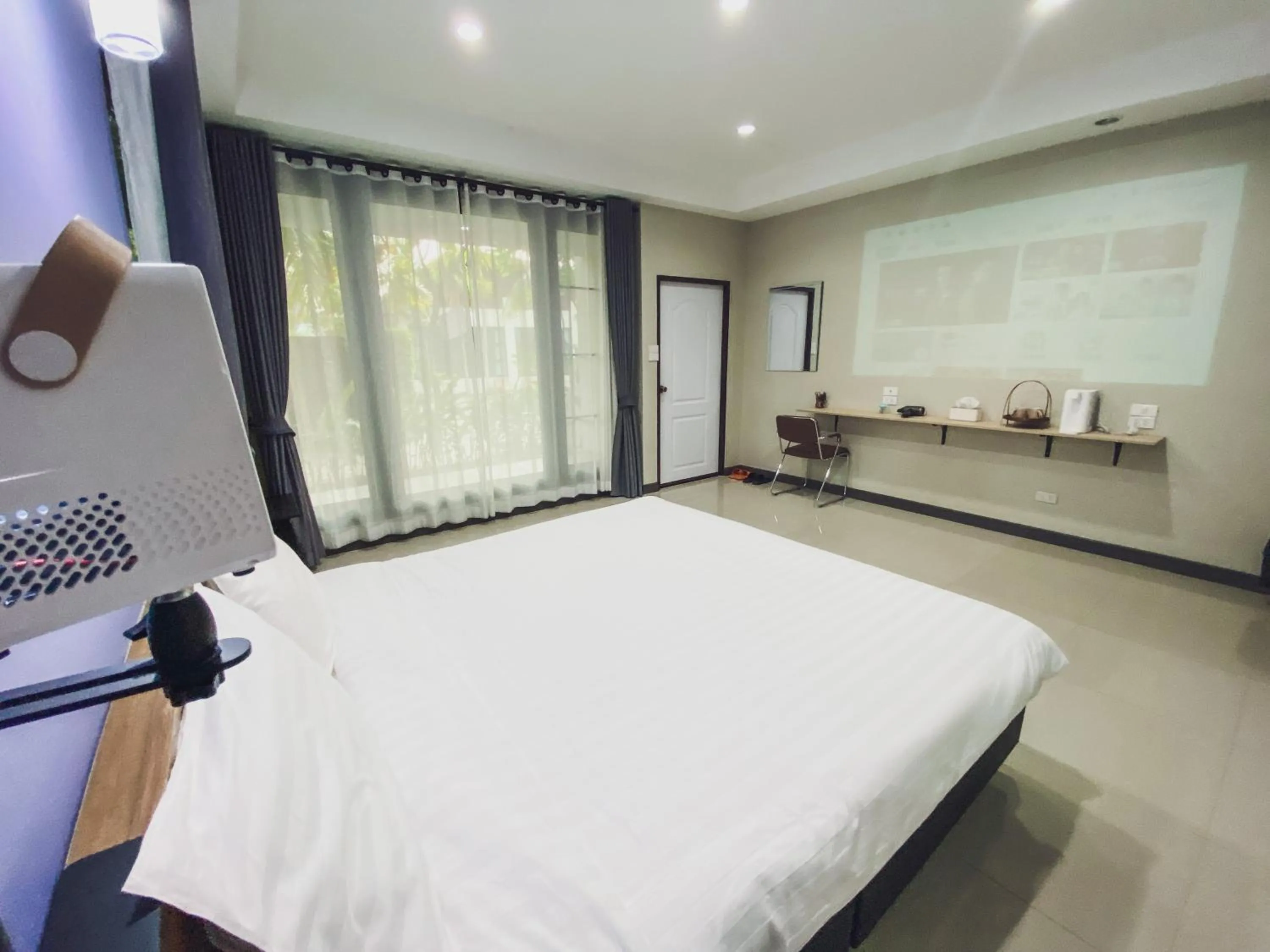 TV and multimedia in Beaver Club Homestay