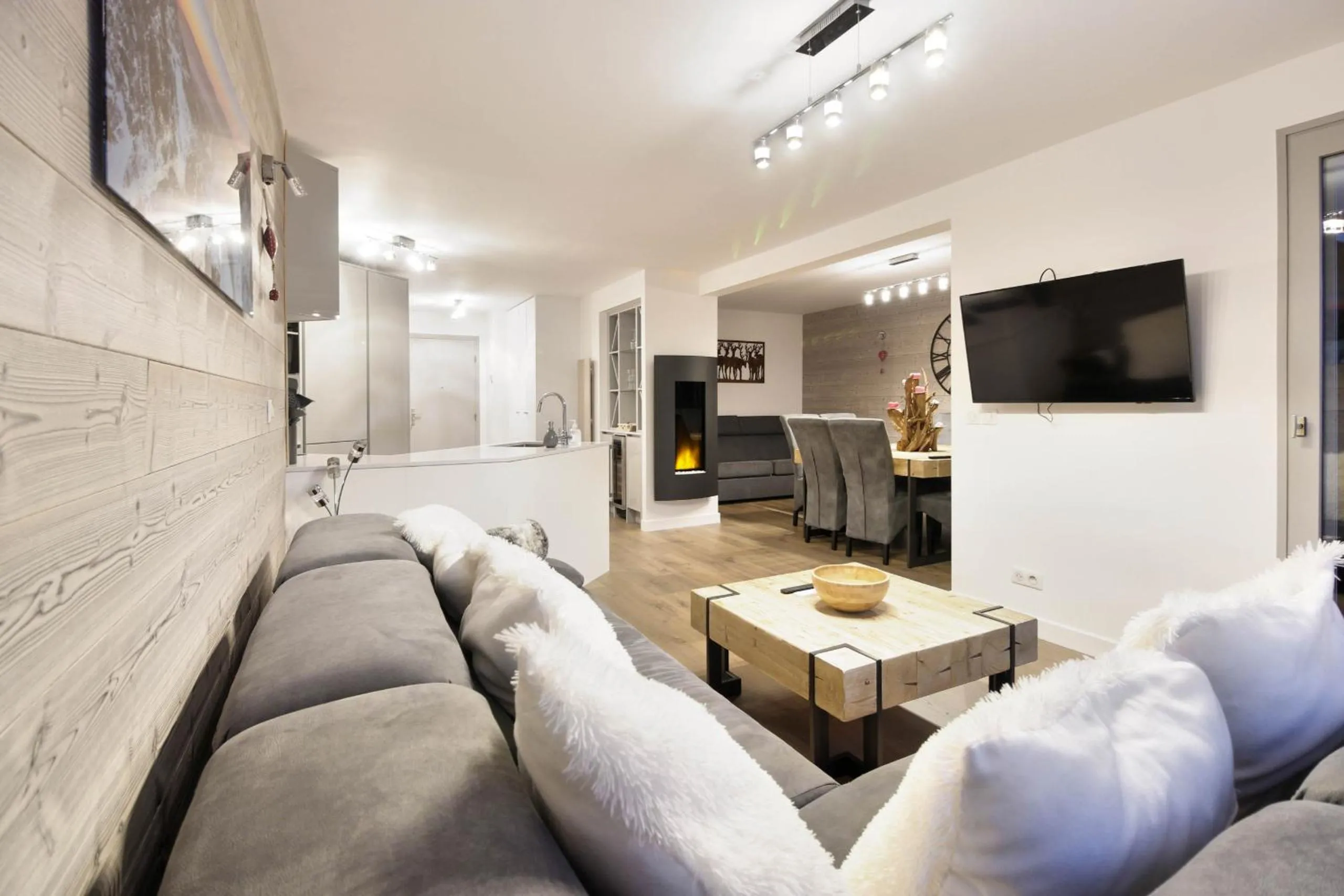 Taragan - Totally Refurbished 3 bed apt, Central St Gervais!