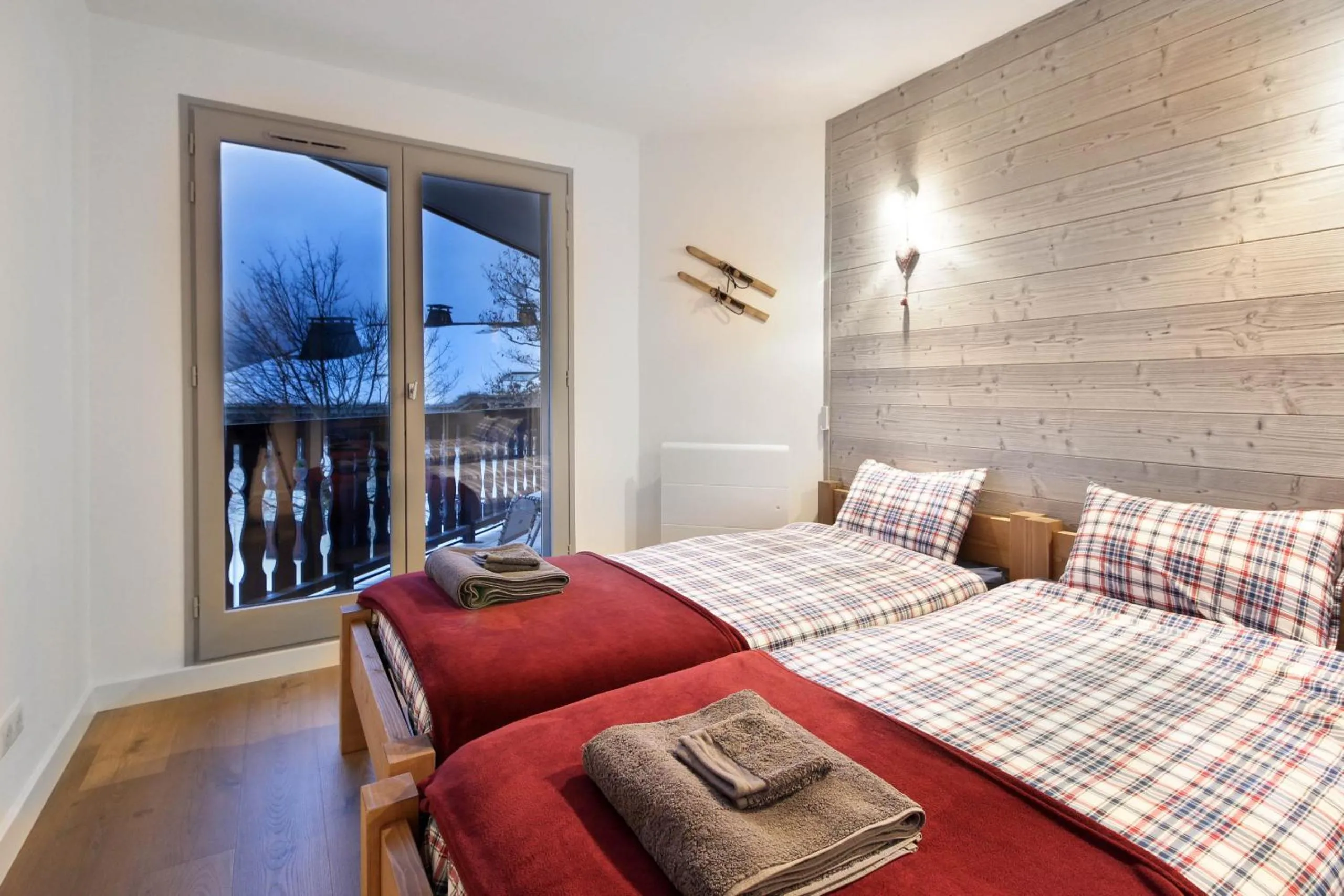 Taragan - Totally Refurbished 3 bed apt, Central St Gervais!