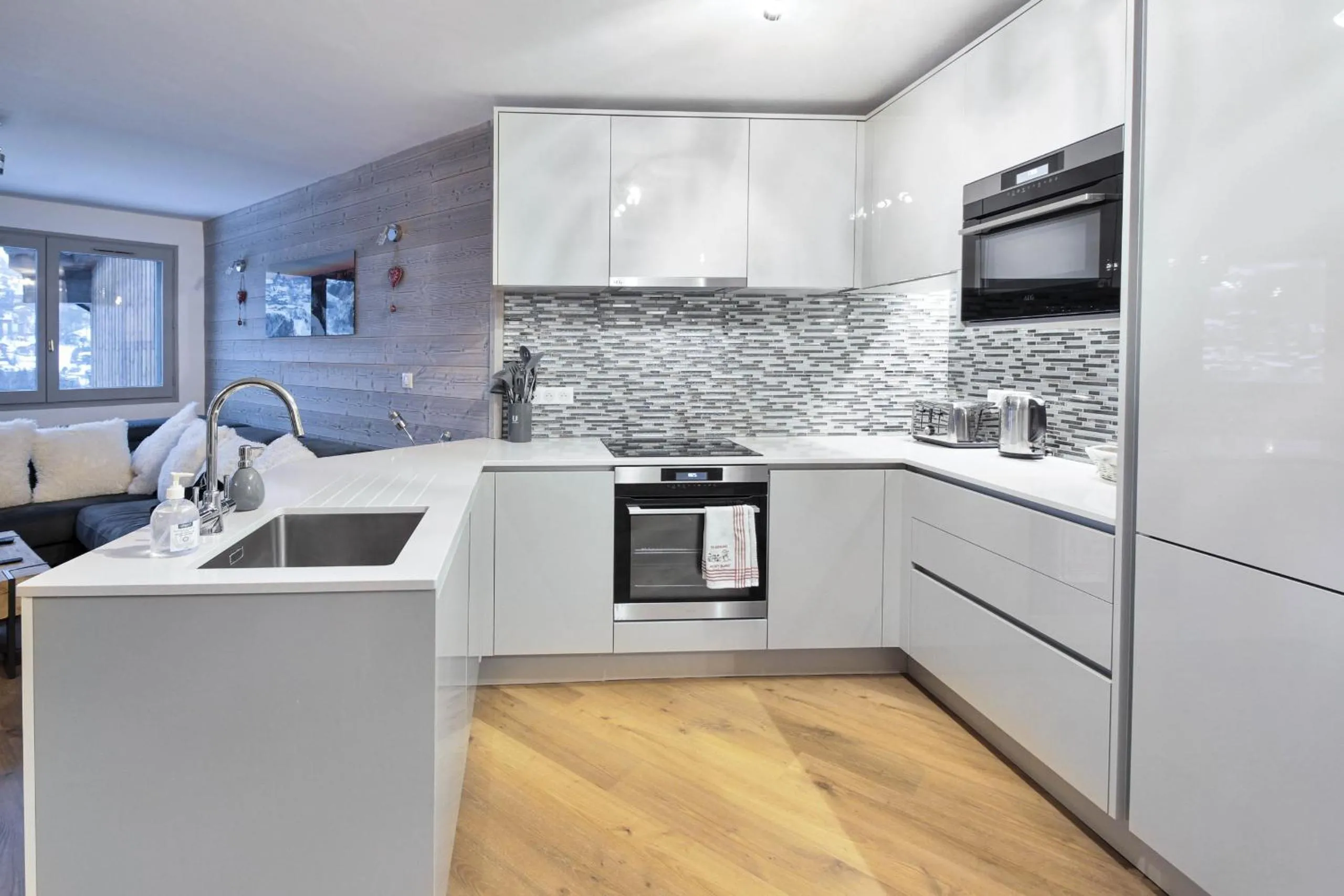 Taragan - Totally Refurbished 3 bed apt, Central St Gervais!