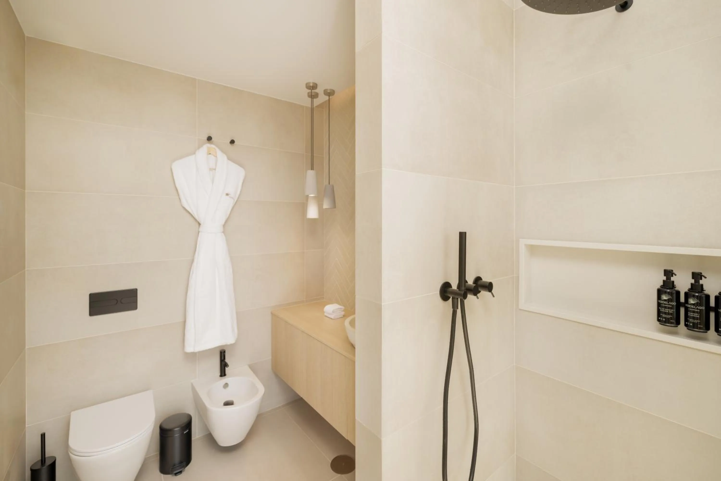 Shower in Verdelago Resort