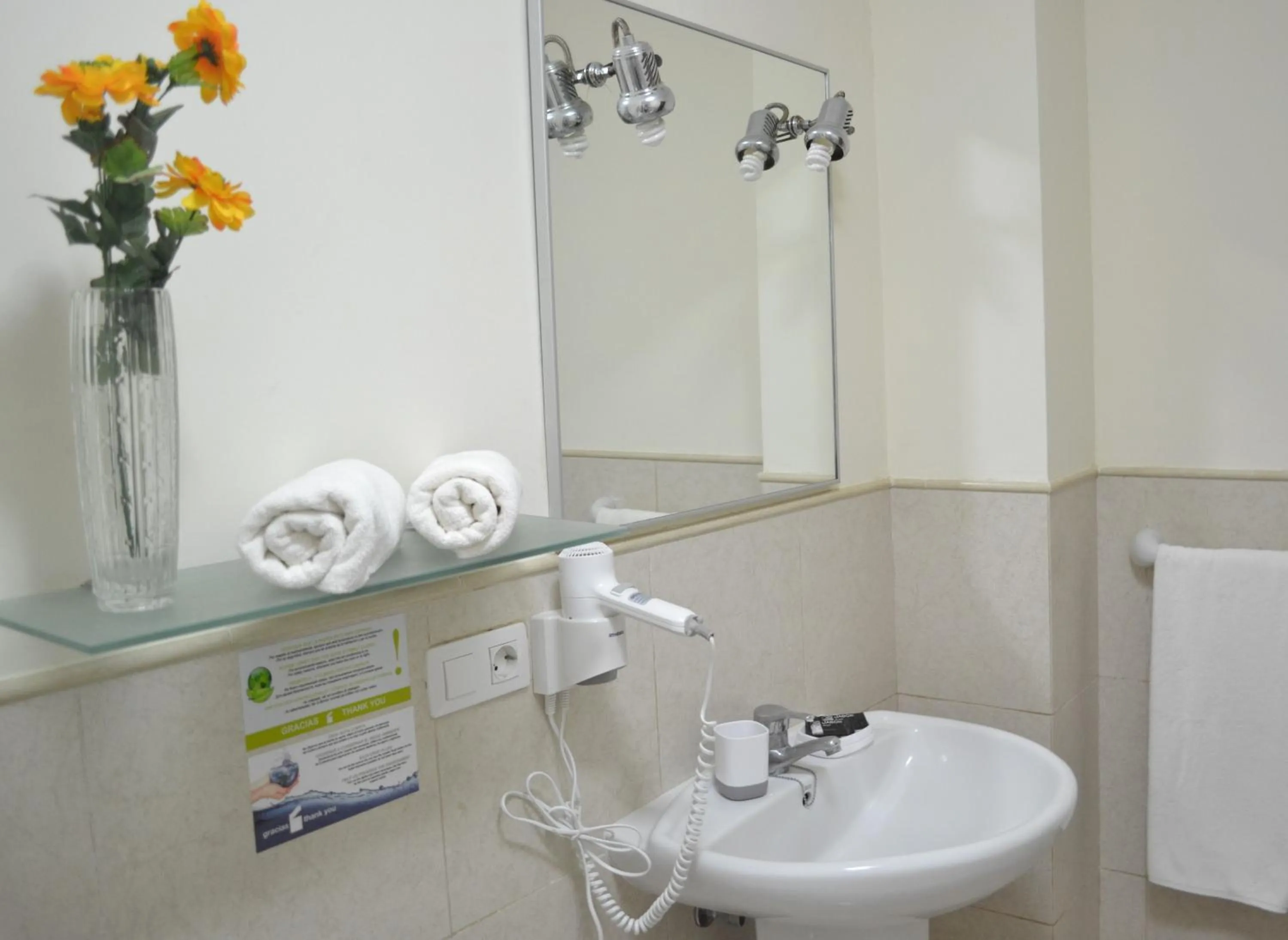 Bathroom in Apartamentos Garden Atlantis en Club Atlantis