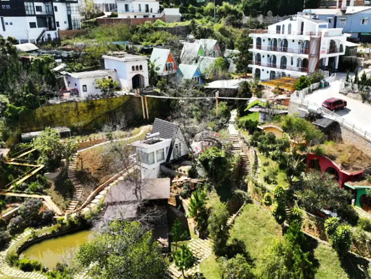 Property building in Otel Hotel Dalat