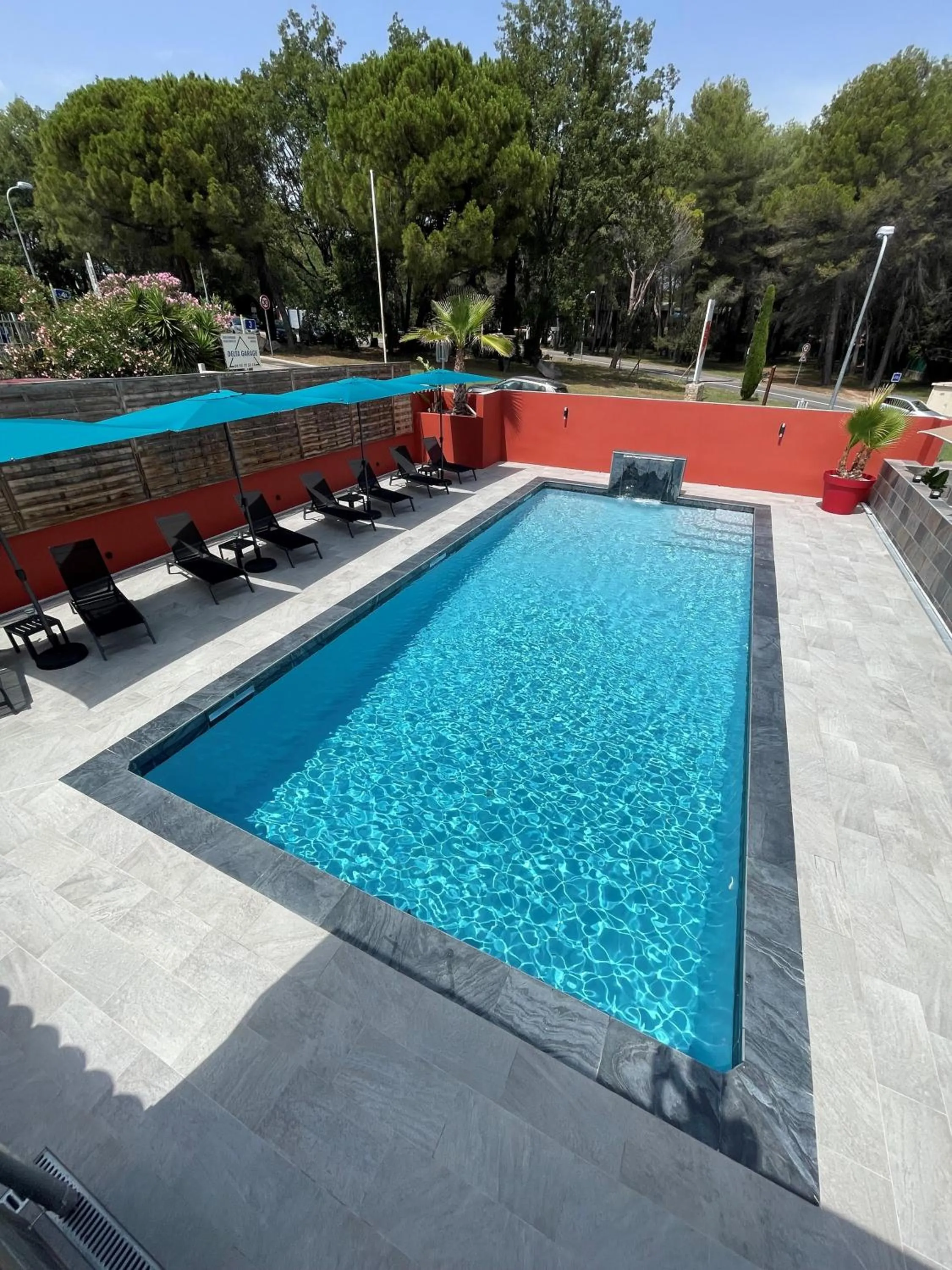 Swimming pool in Urban Style Cannes Mouans-Sartoux