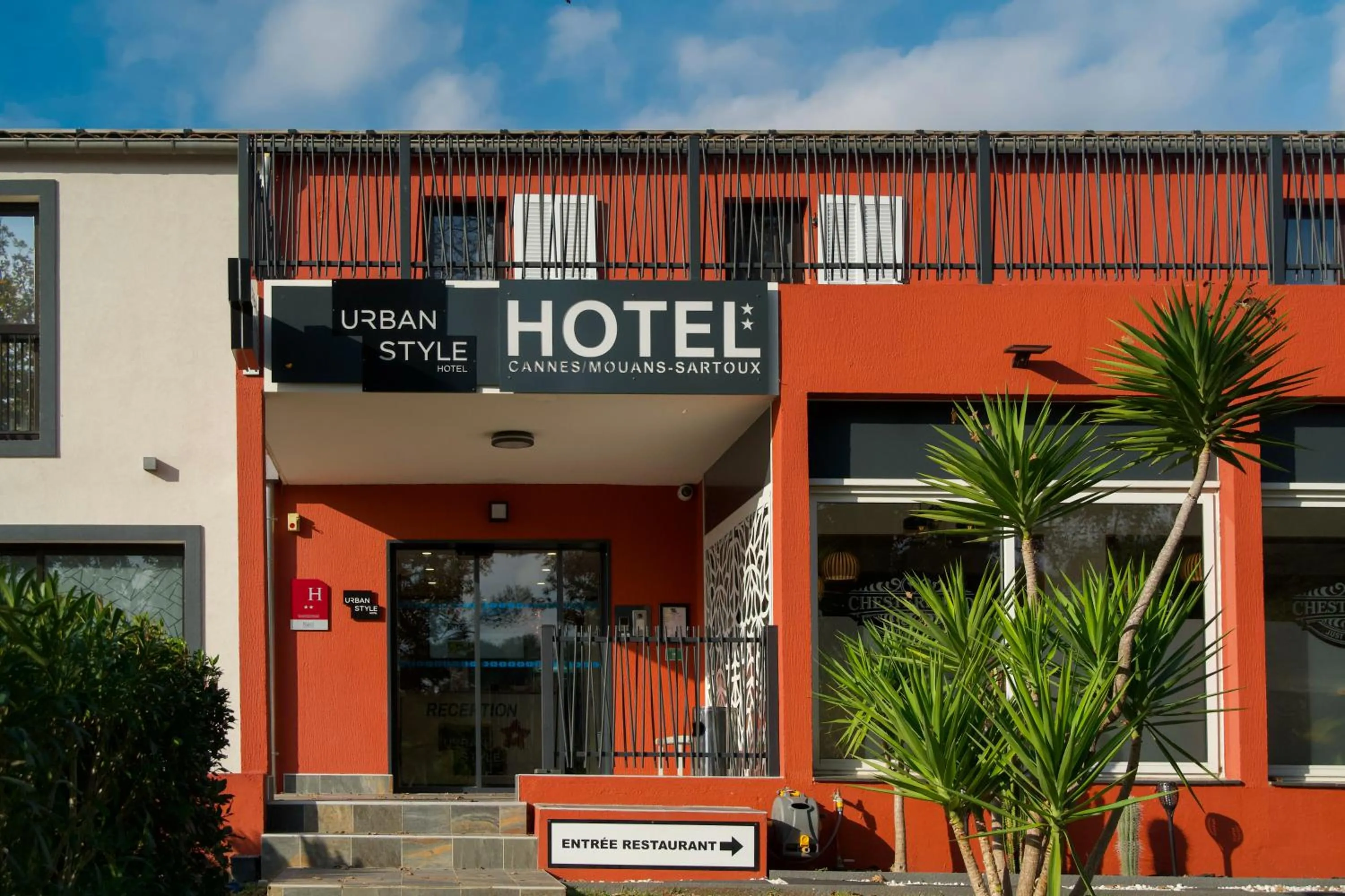 Facade/entrance in Urban Style Cannes Mouans-Sartoux