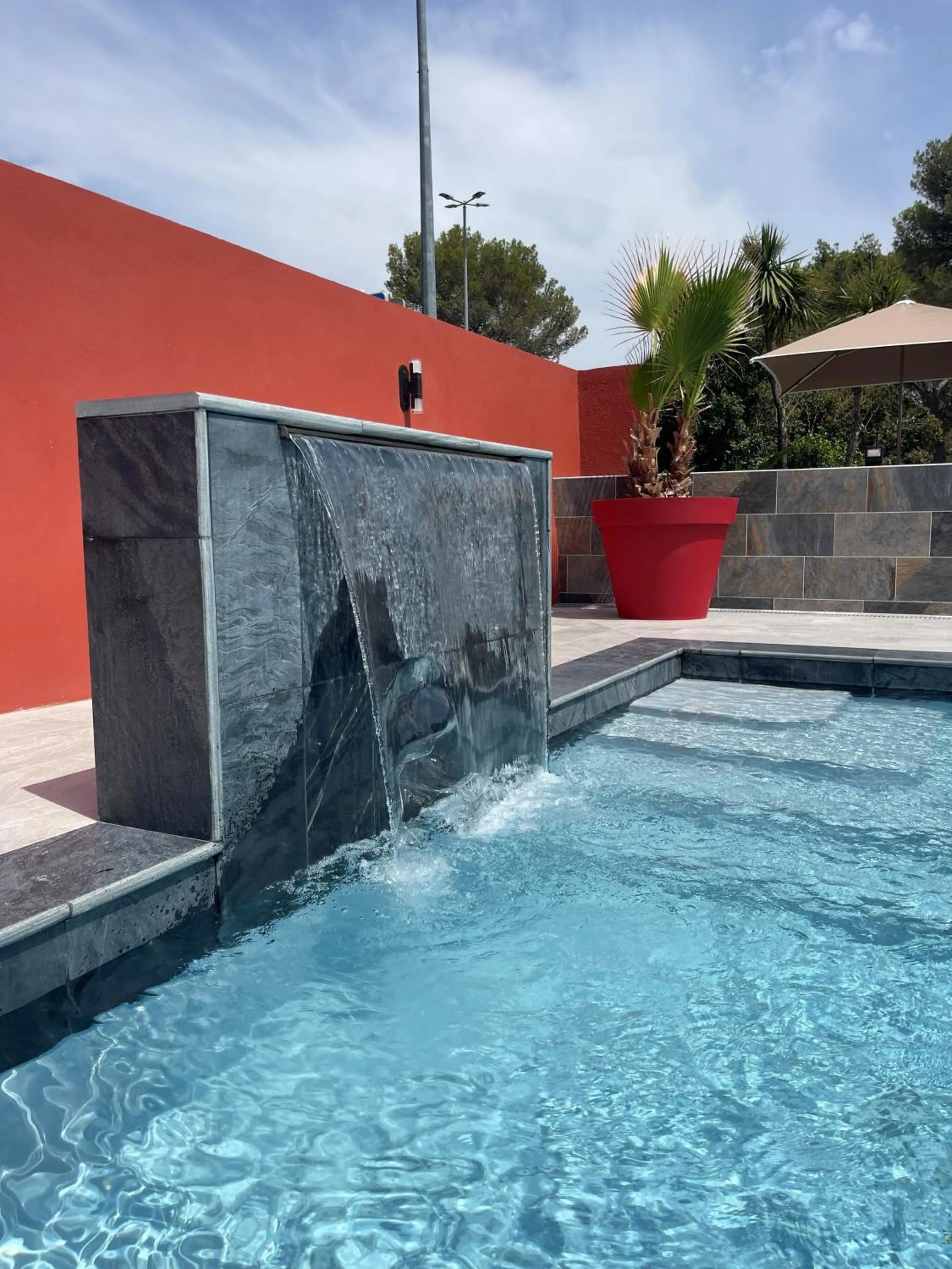 Swimming pool in Urban Style Cannes Mouans-Sartoux