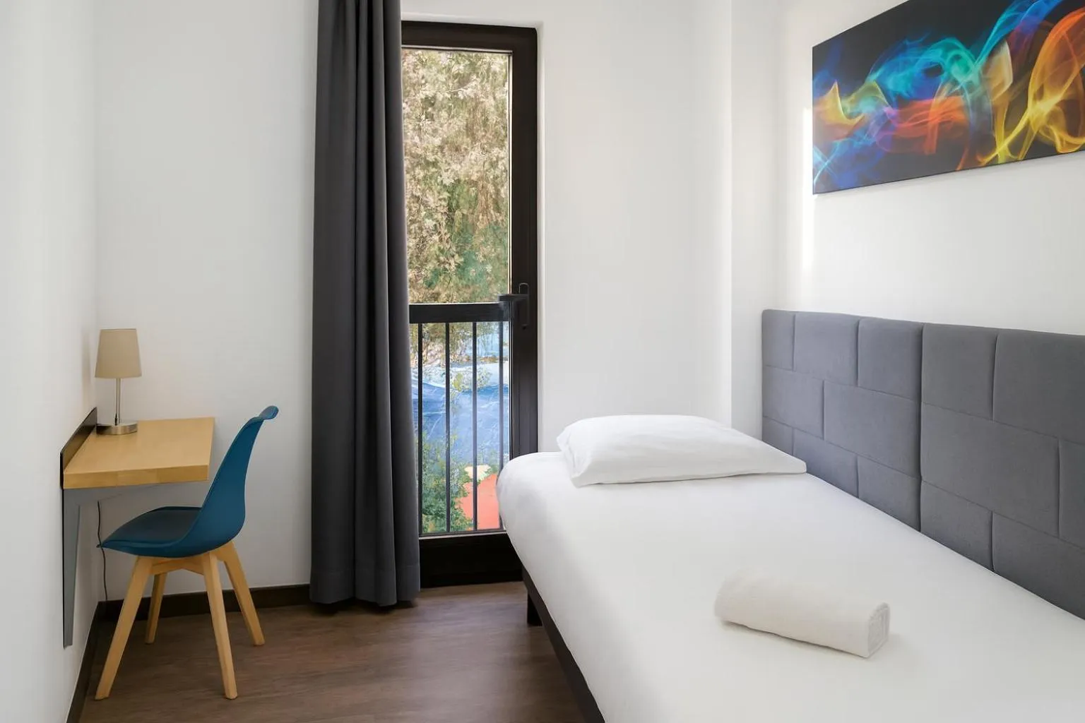 Bedroom, Bed in Urban Style Cannes Mouans-Sartoux