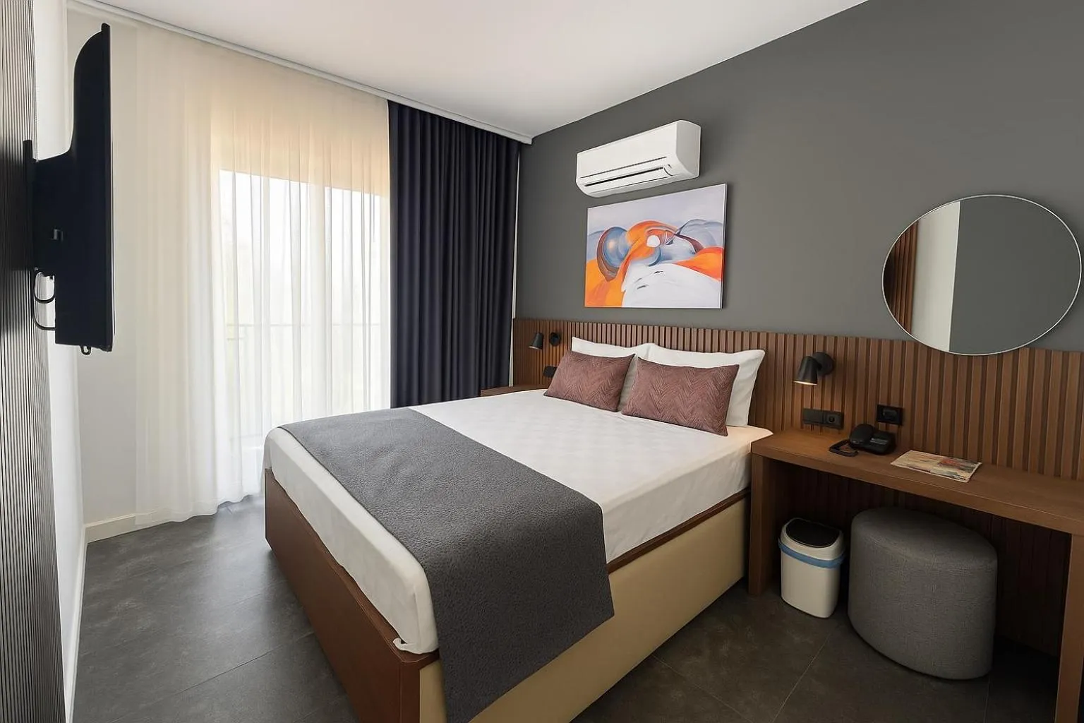 Bedroom, Bed in Wolf Of The City Hotel & Spa