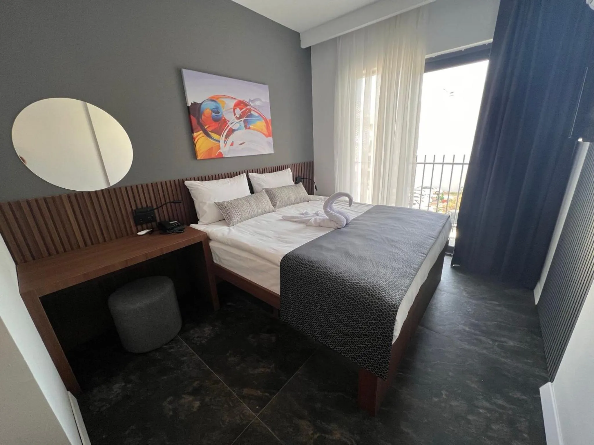 Bed in Wolf Of The City Hotel & Spa