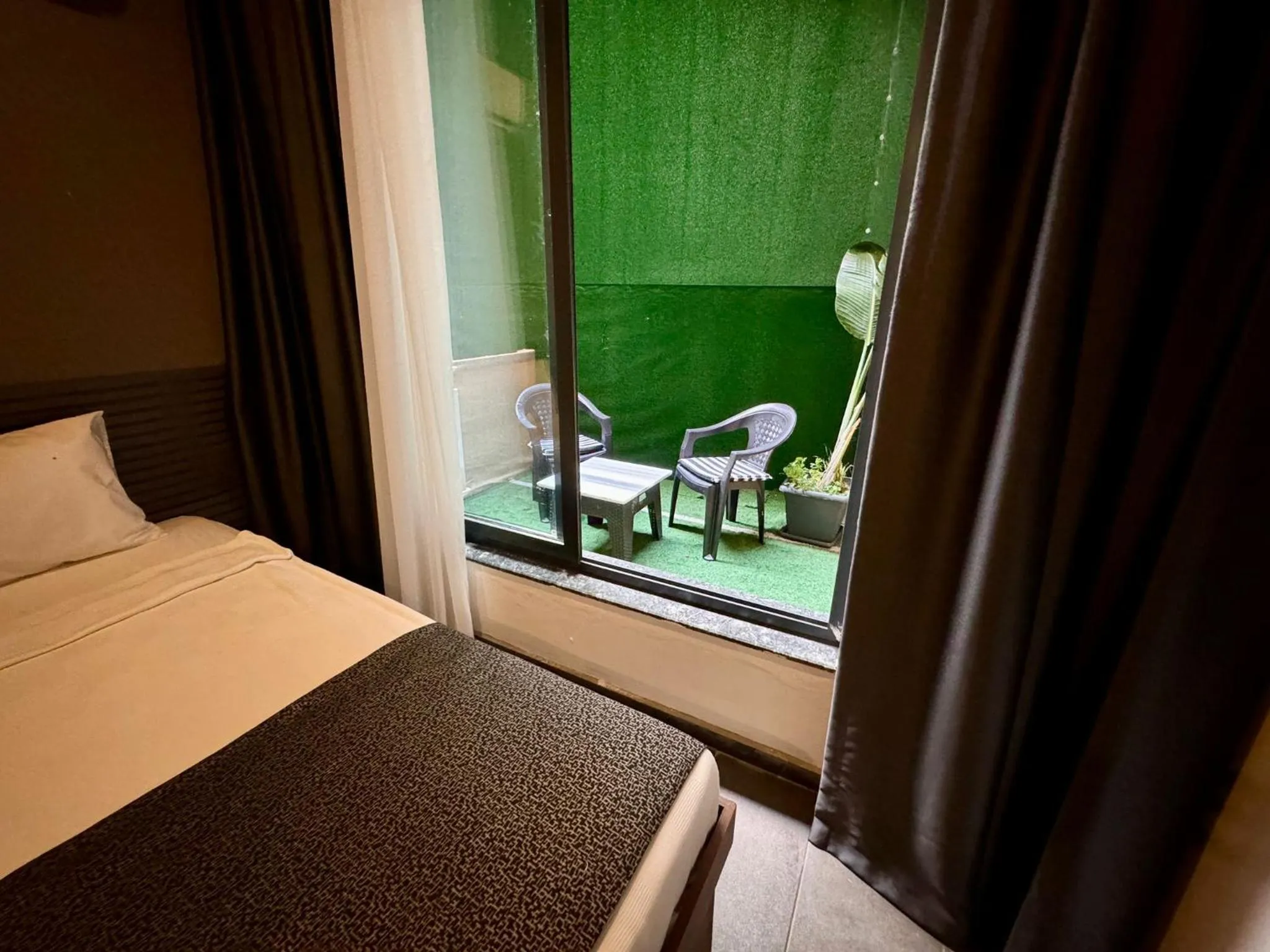 Photo of the whole room, Bed in Wolf Of The City Hotel & Spa