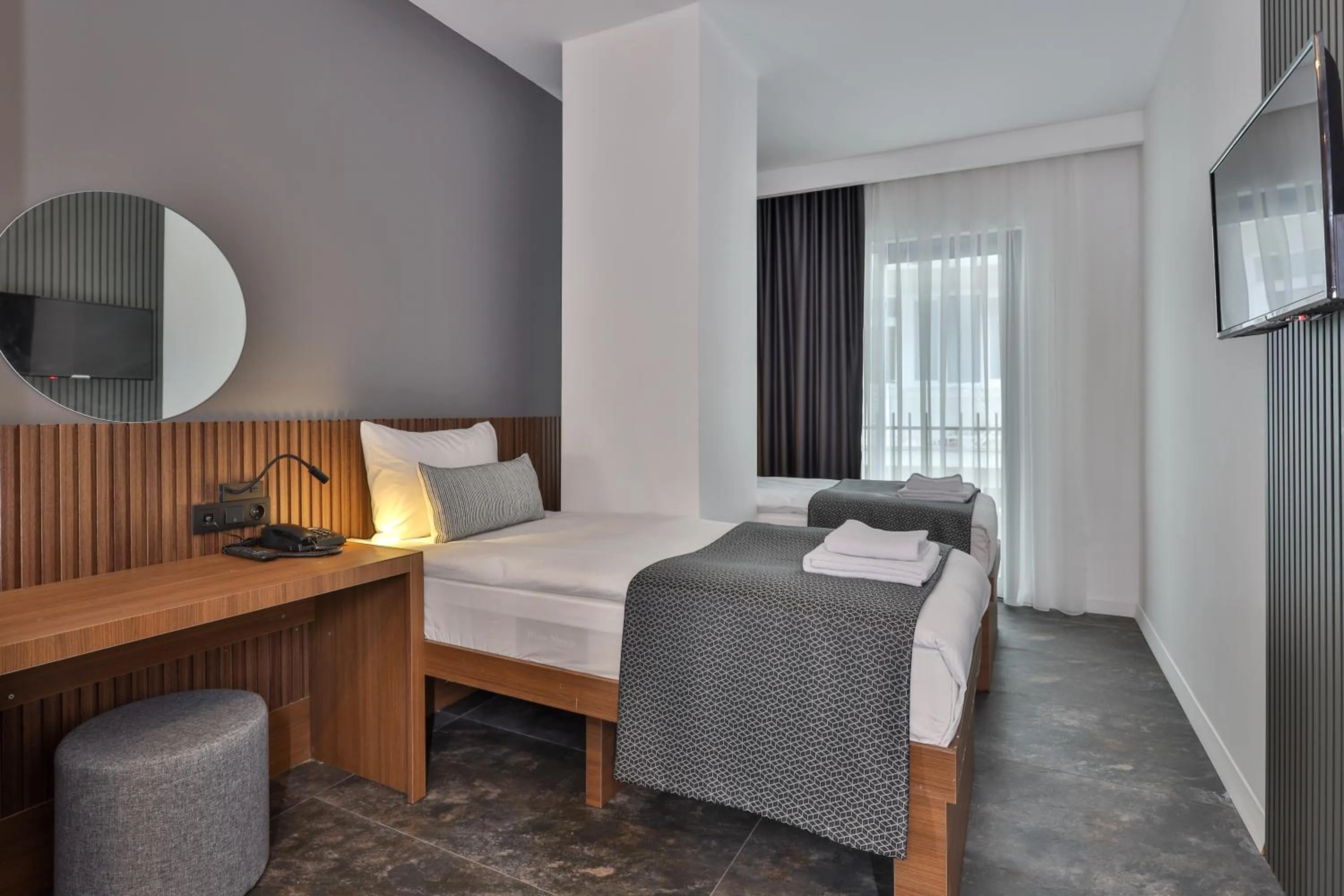 Bed in Wolf Of The City Hotel & Spa