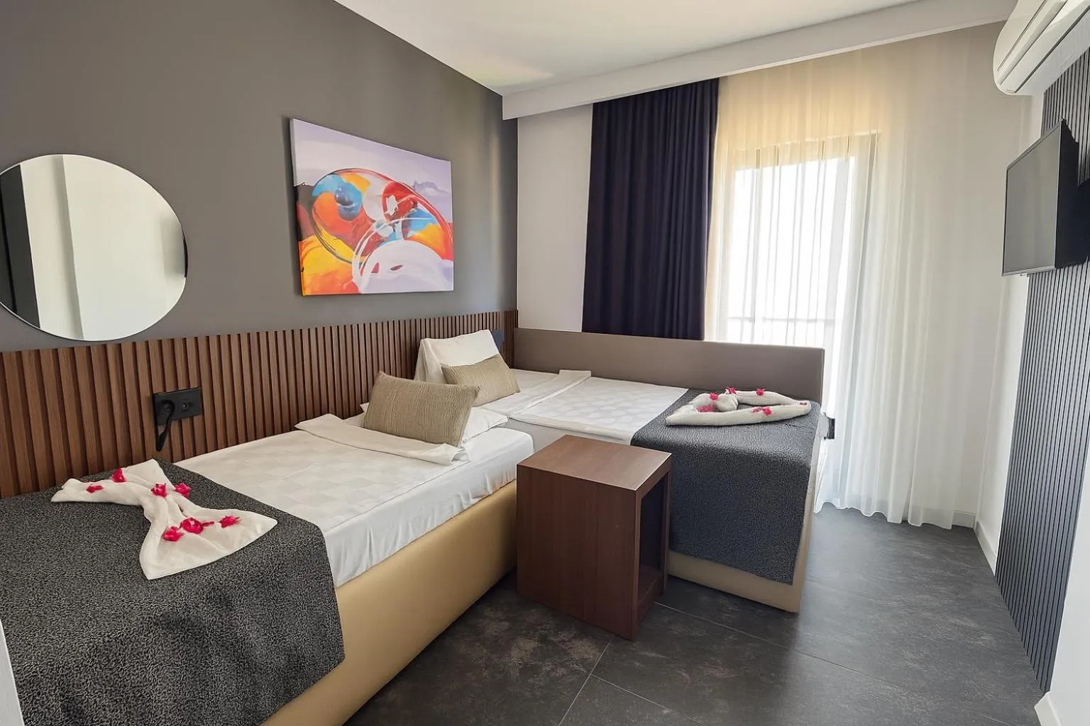 Bed in Wolf Of The City Hotel & Spa