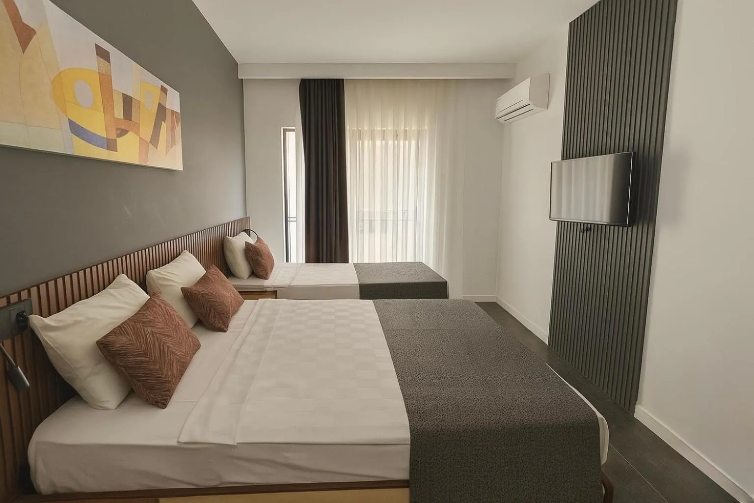 Bedroom, Bed in Wolf Of The City Hotel & Spa