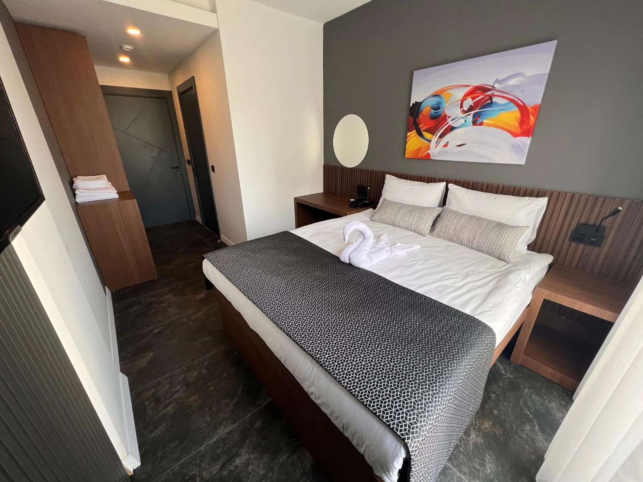 Bed in Wolf Of The City Hotel & Spa