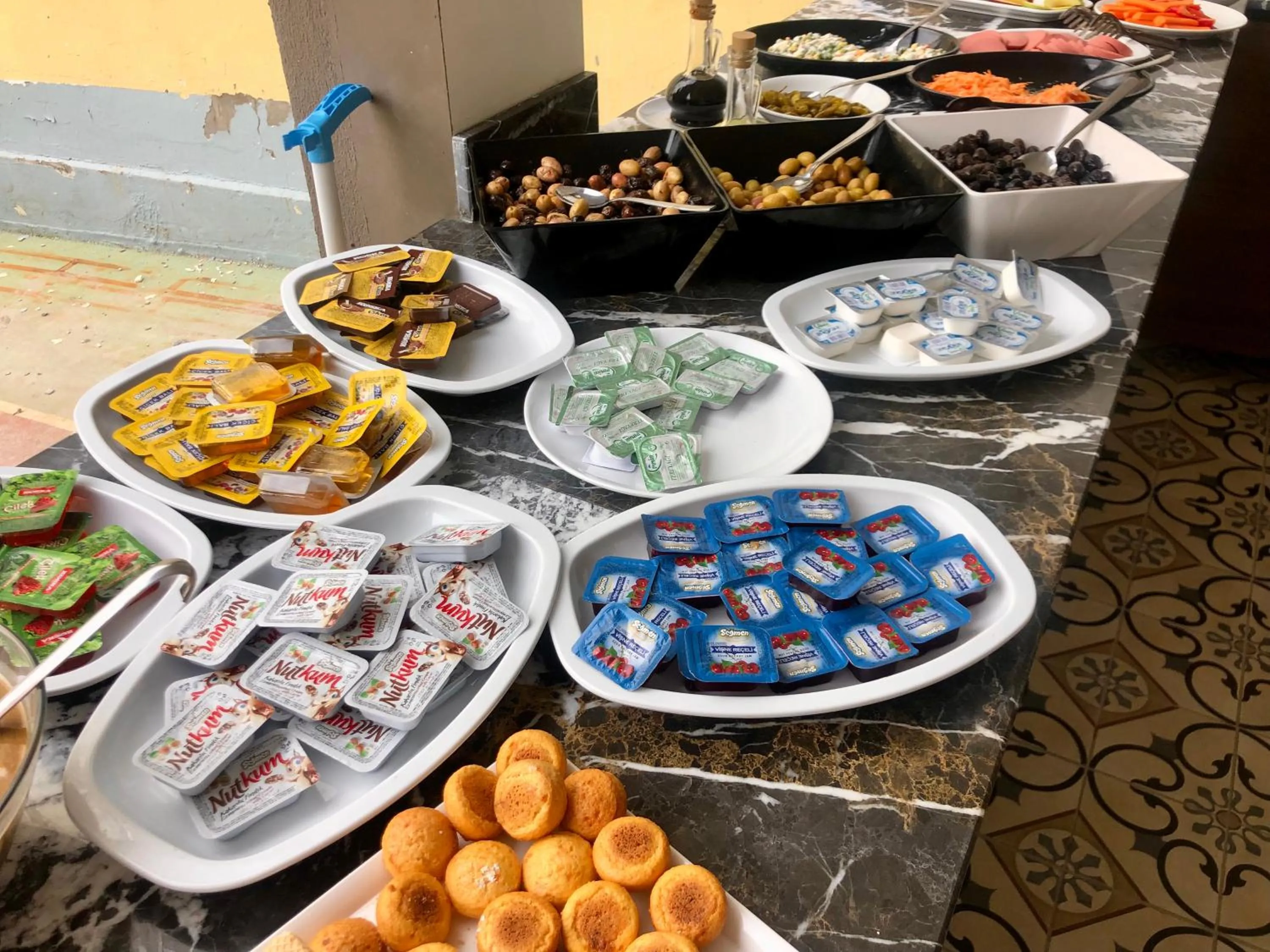 Food and drinks in Wolf Of The City Hotel & Spa