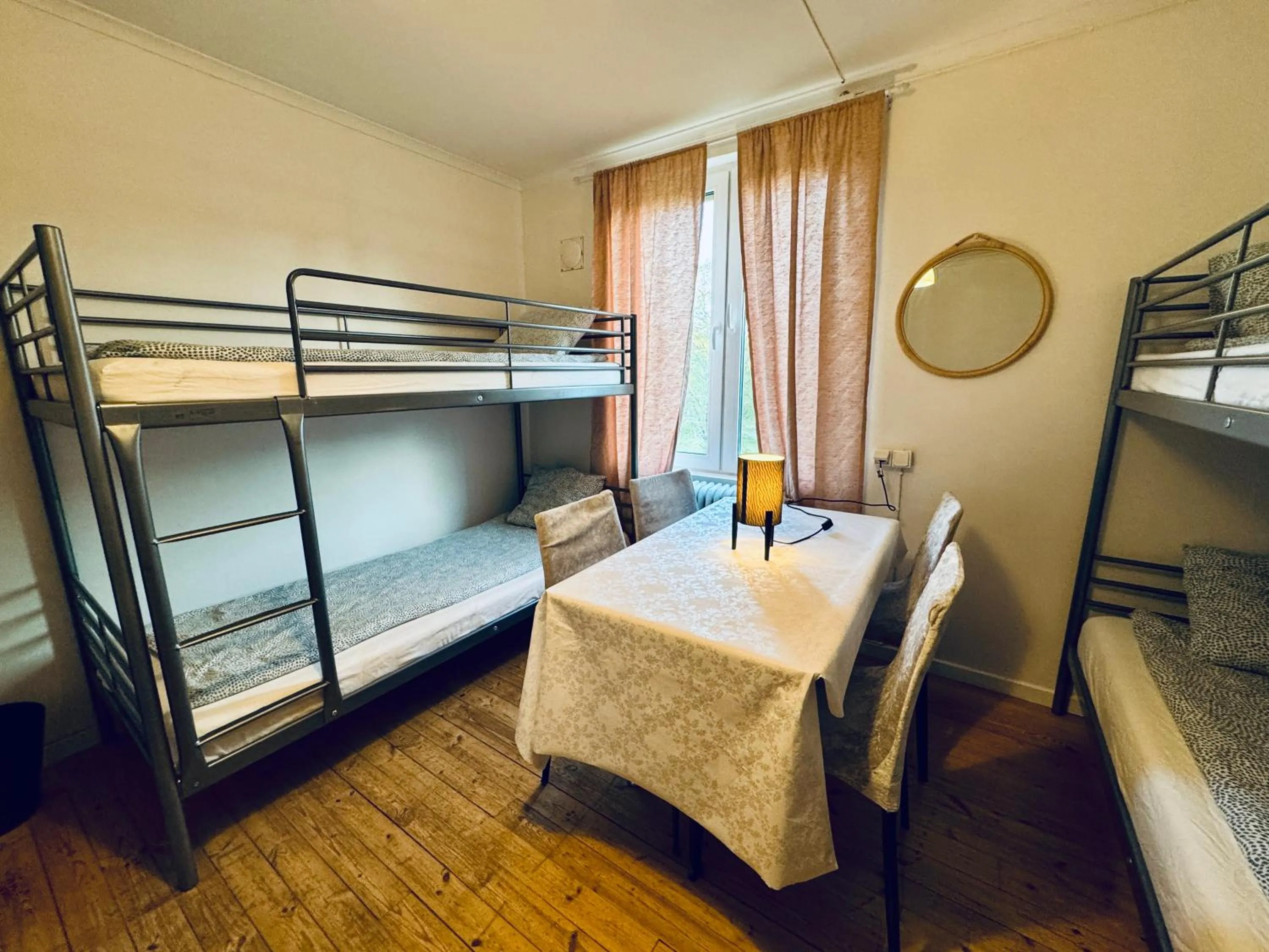 Bed in Hässlebogården Turist & Konferens