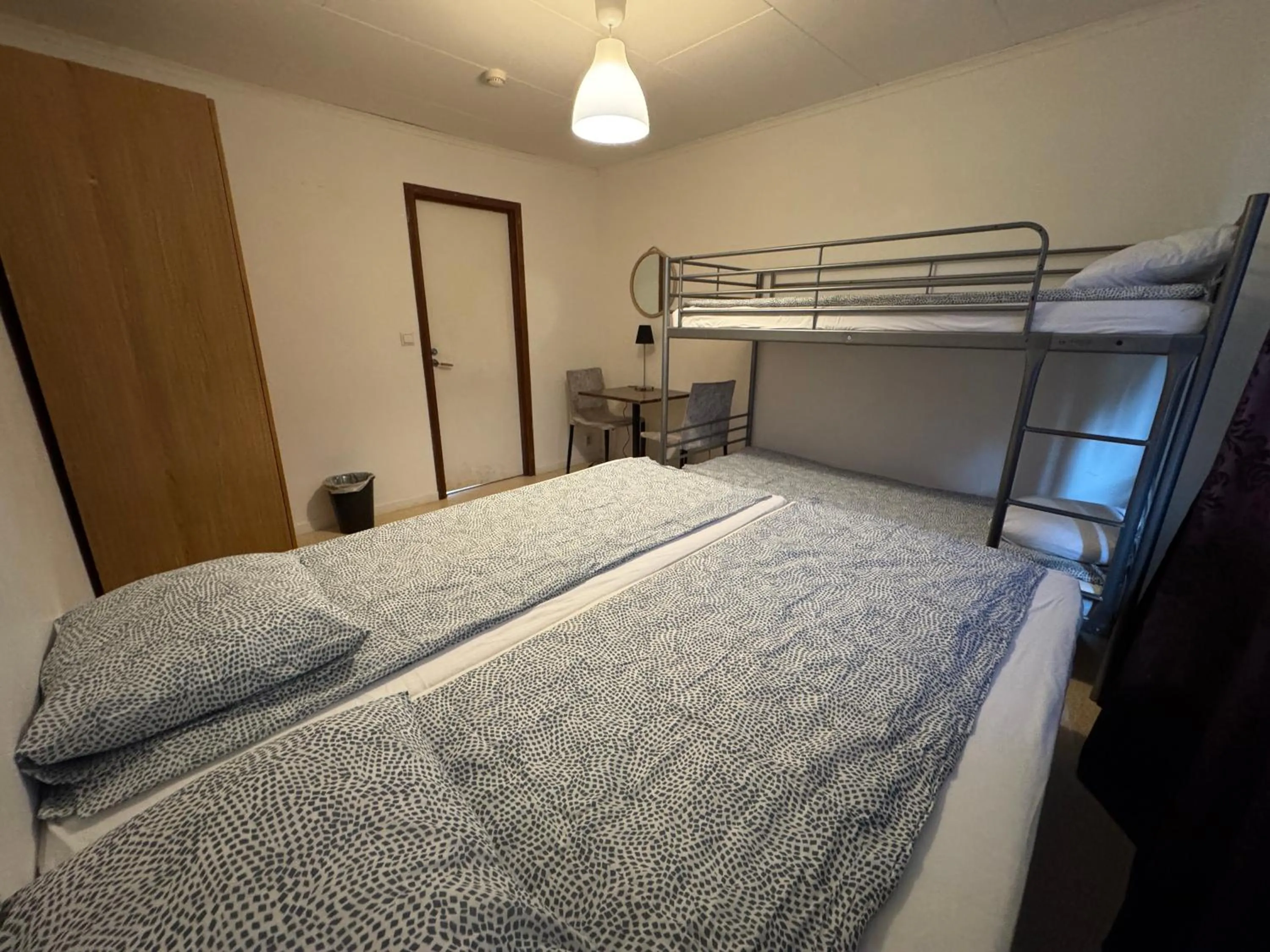 Bed in Hässlebogården Turist & Konferens