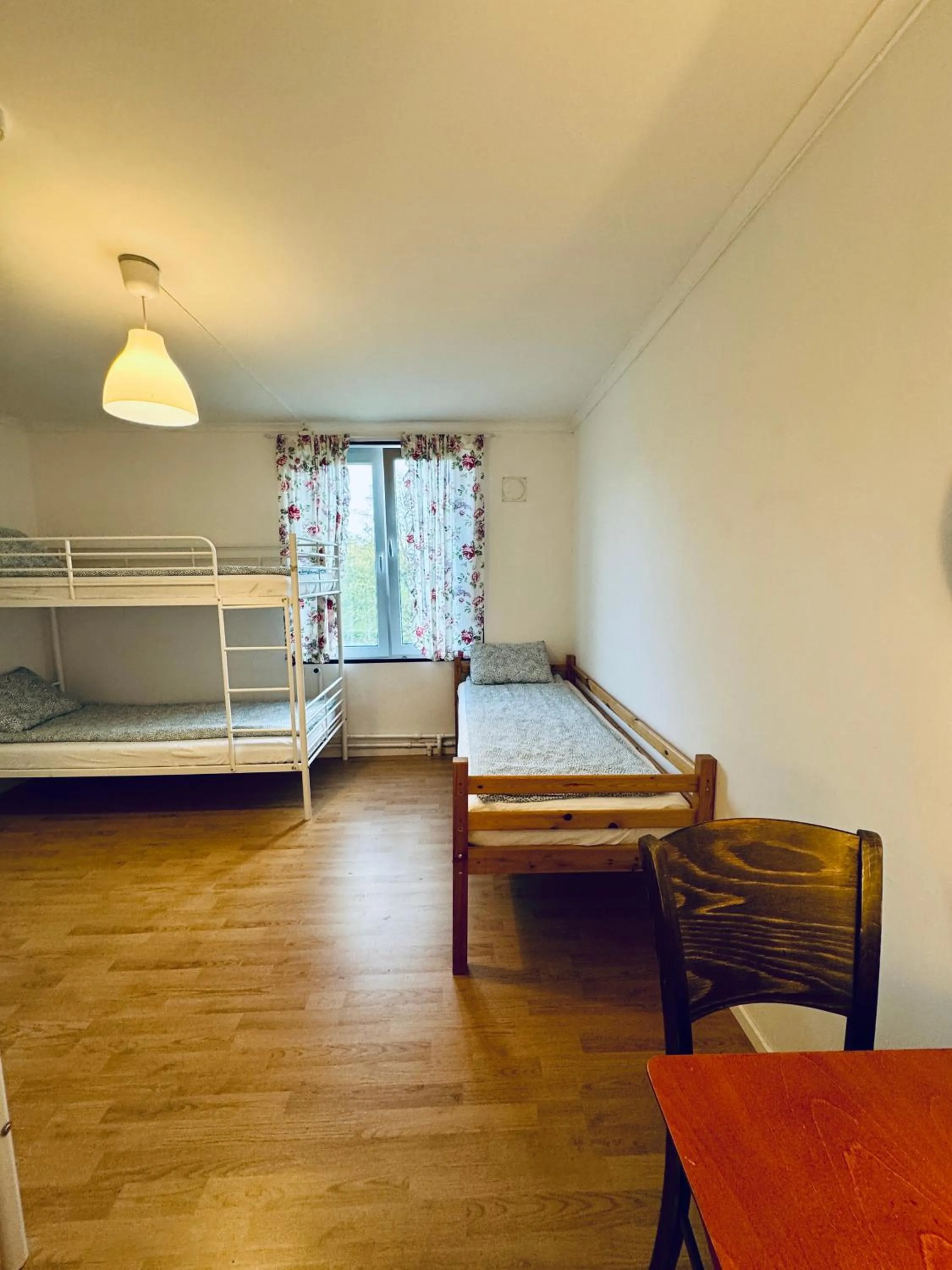 Bed in Hässlebogården Turist & Konferens