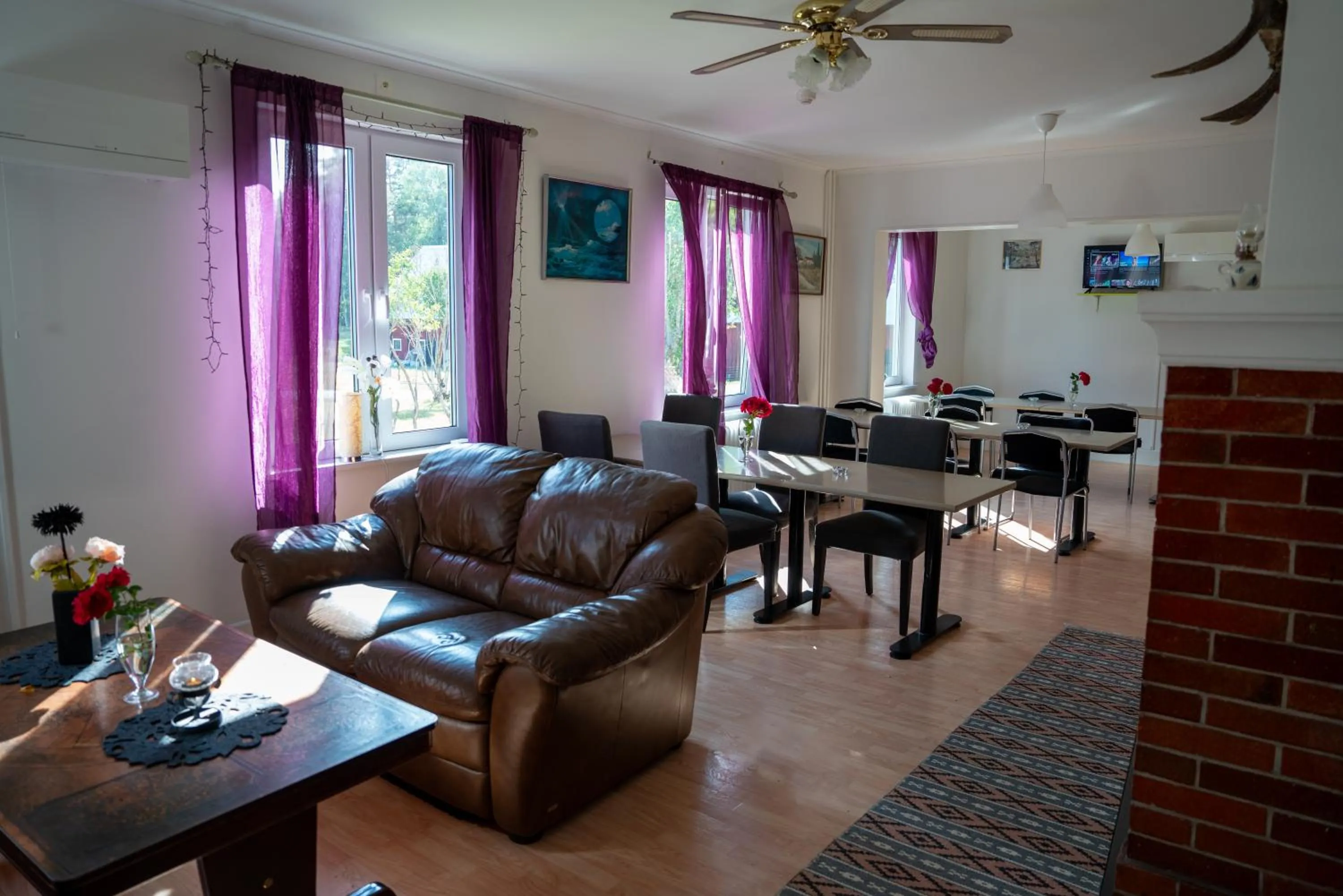 TV and multimedia in Hässlebogården Turist & Konferens