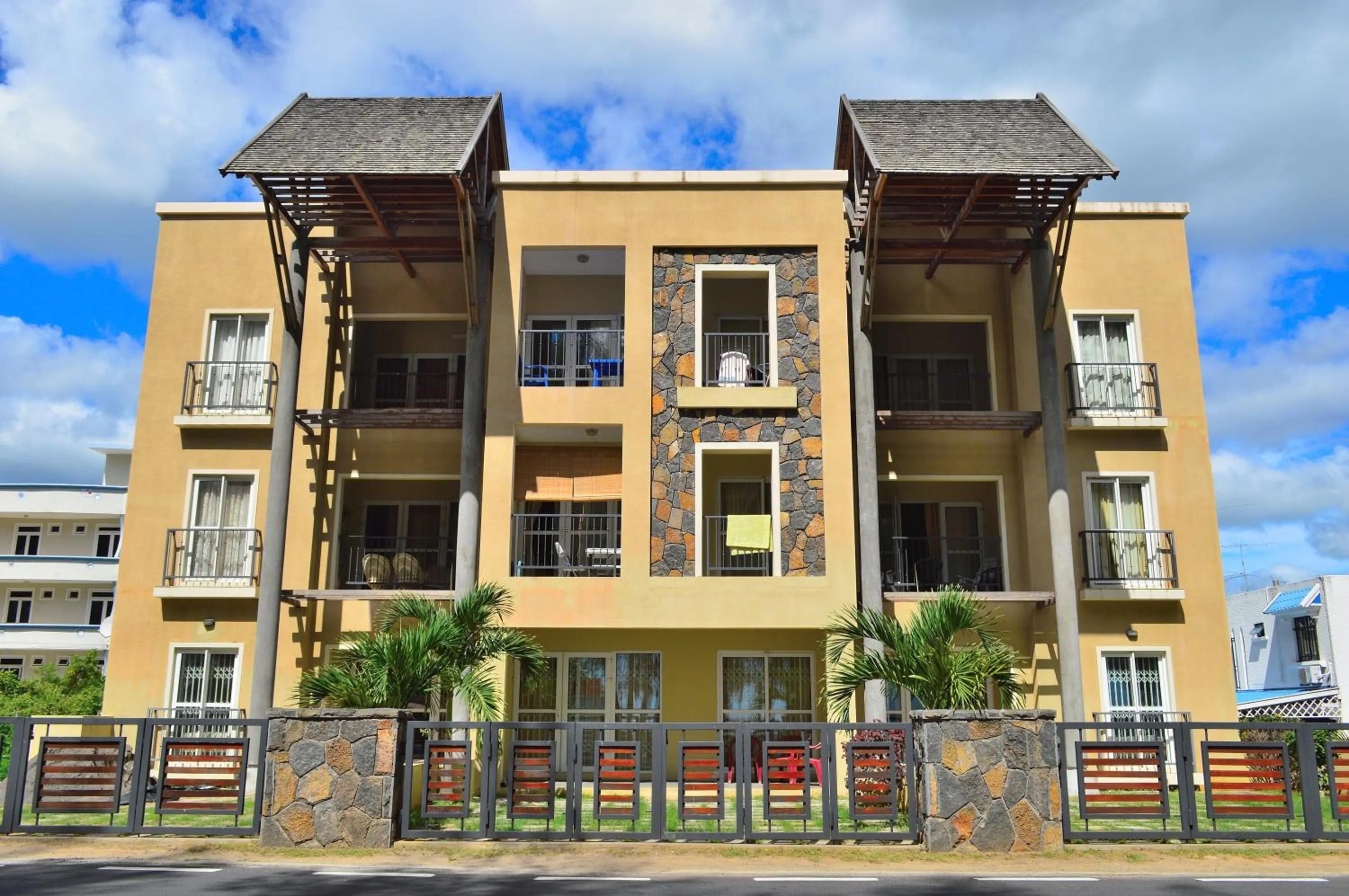 Facade/entrance in Paradya Beach Apartments