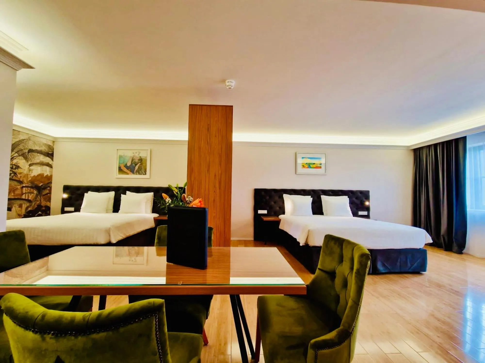 Bed in Chasse Residency Hotel