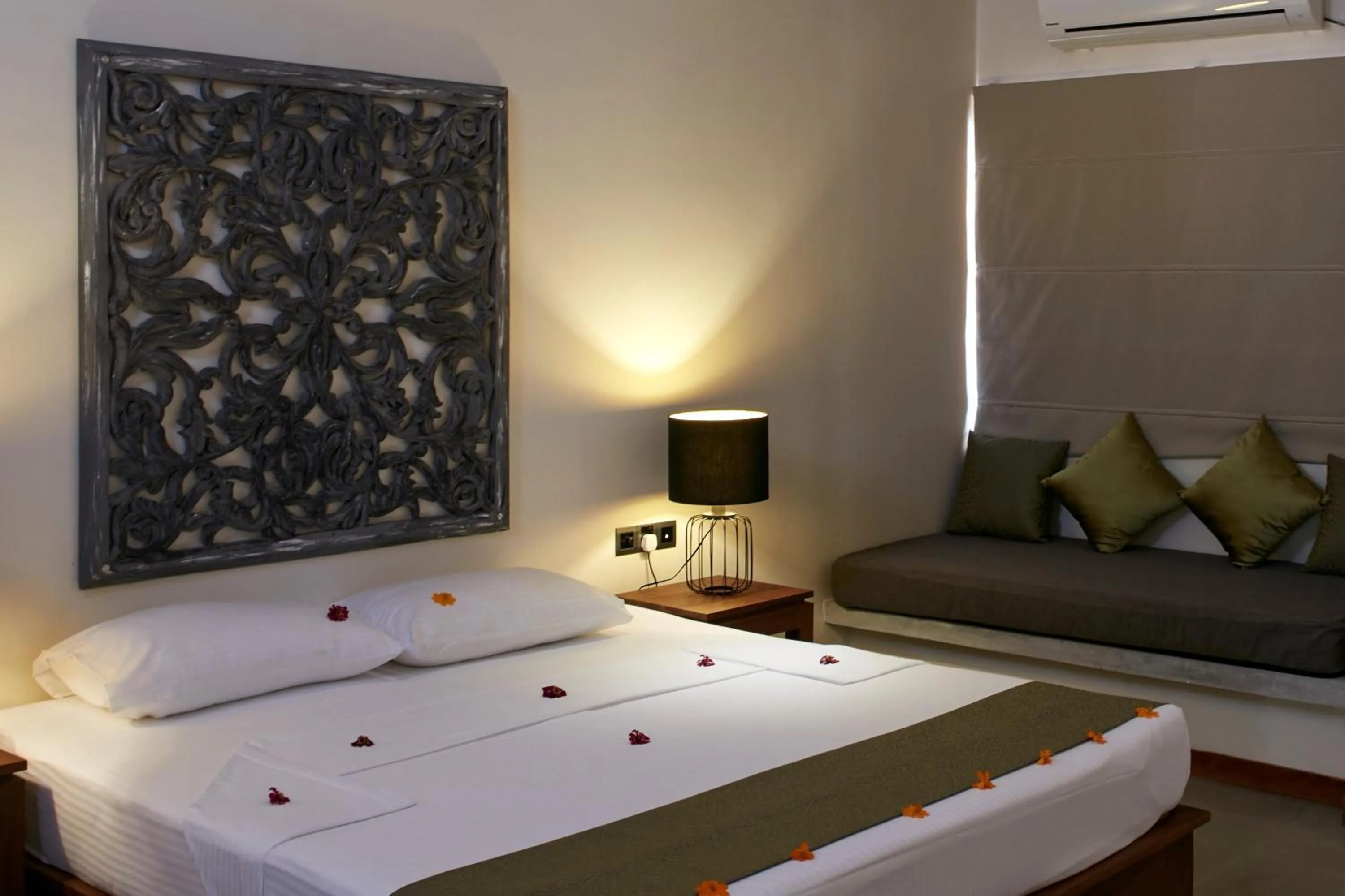 Bedroom, Bed in Sevanagama