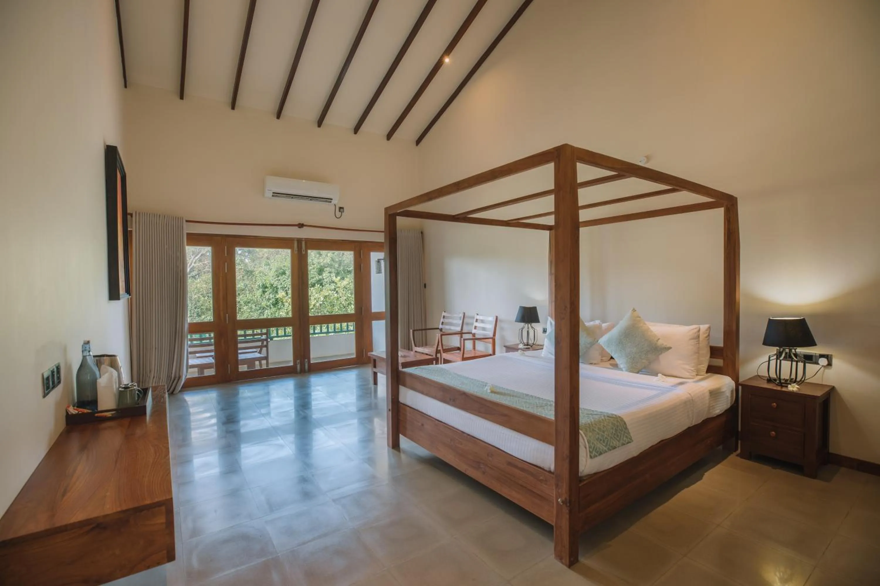 Photo of the whole room, Bed in Sevanagama