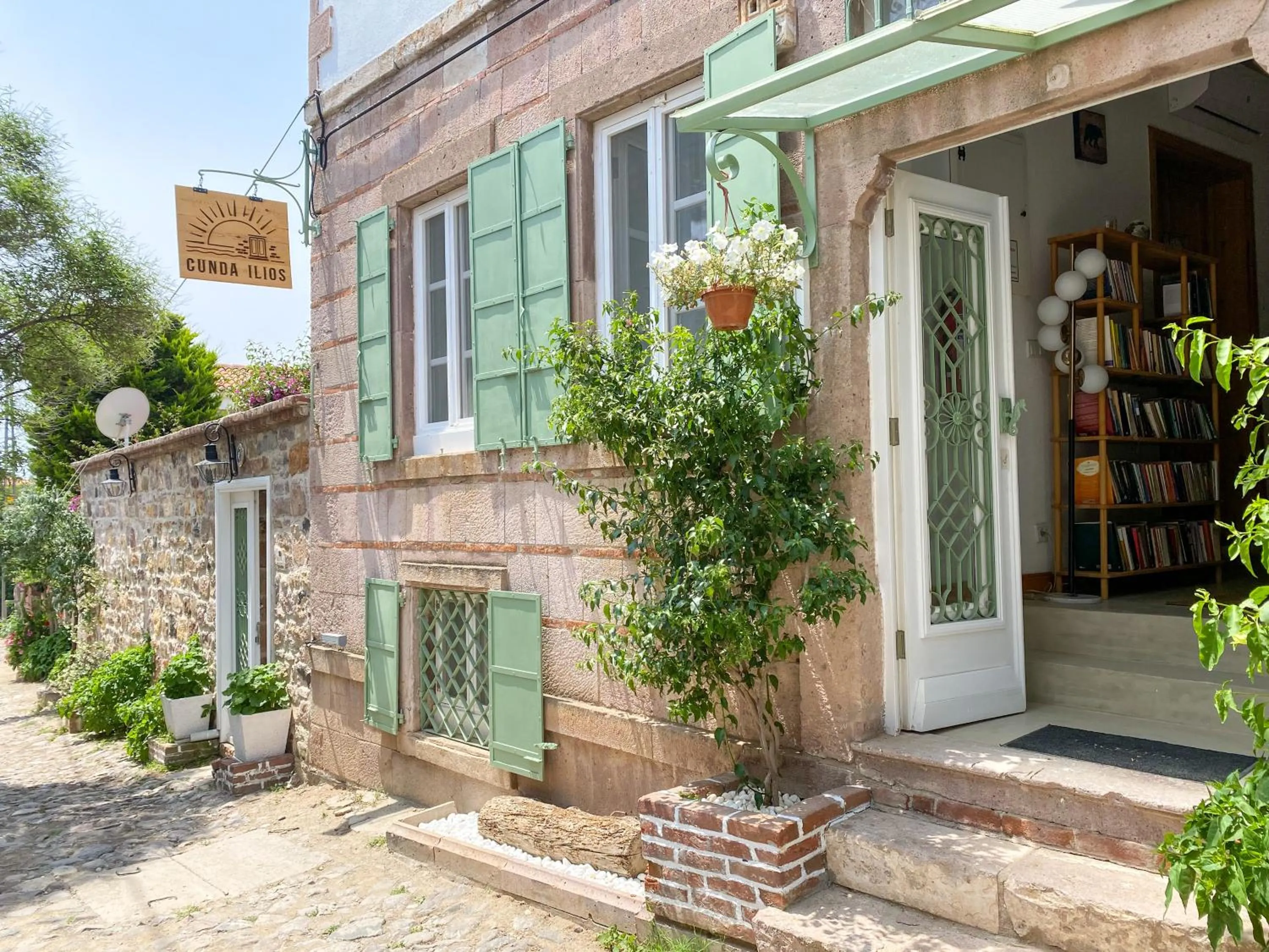 Property building in Cunda ILIOS