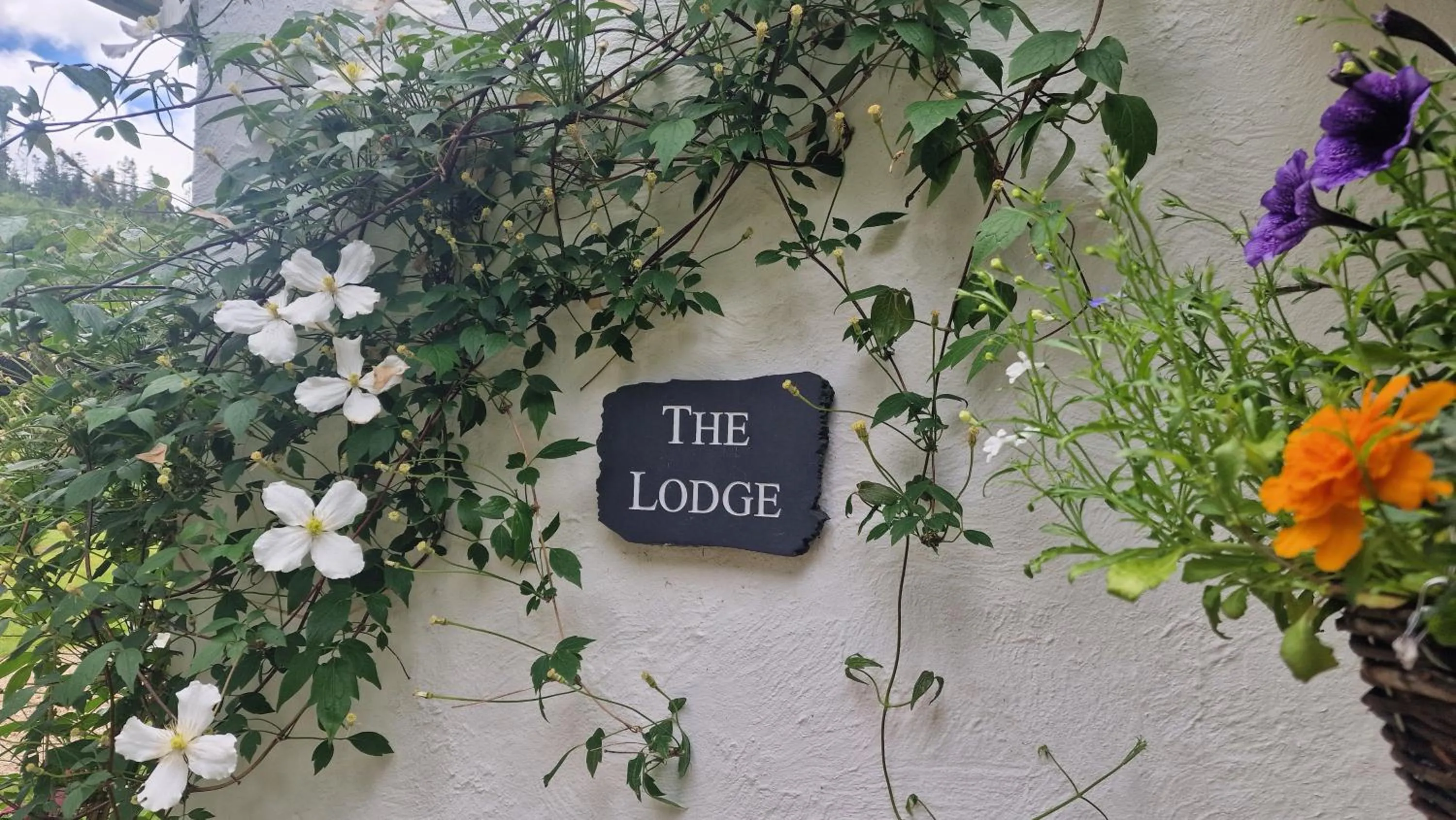 Facade/entrance in Glyn Isa Country House luxury self catering accommodation