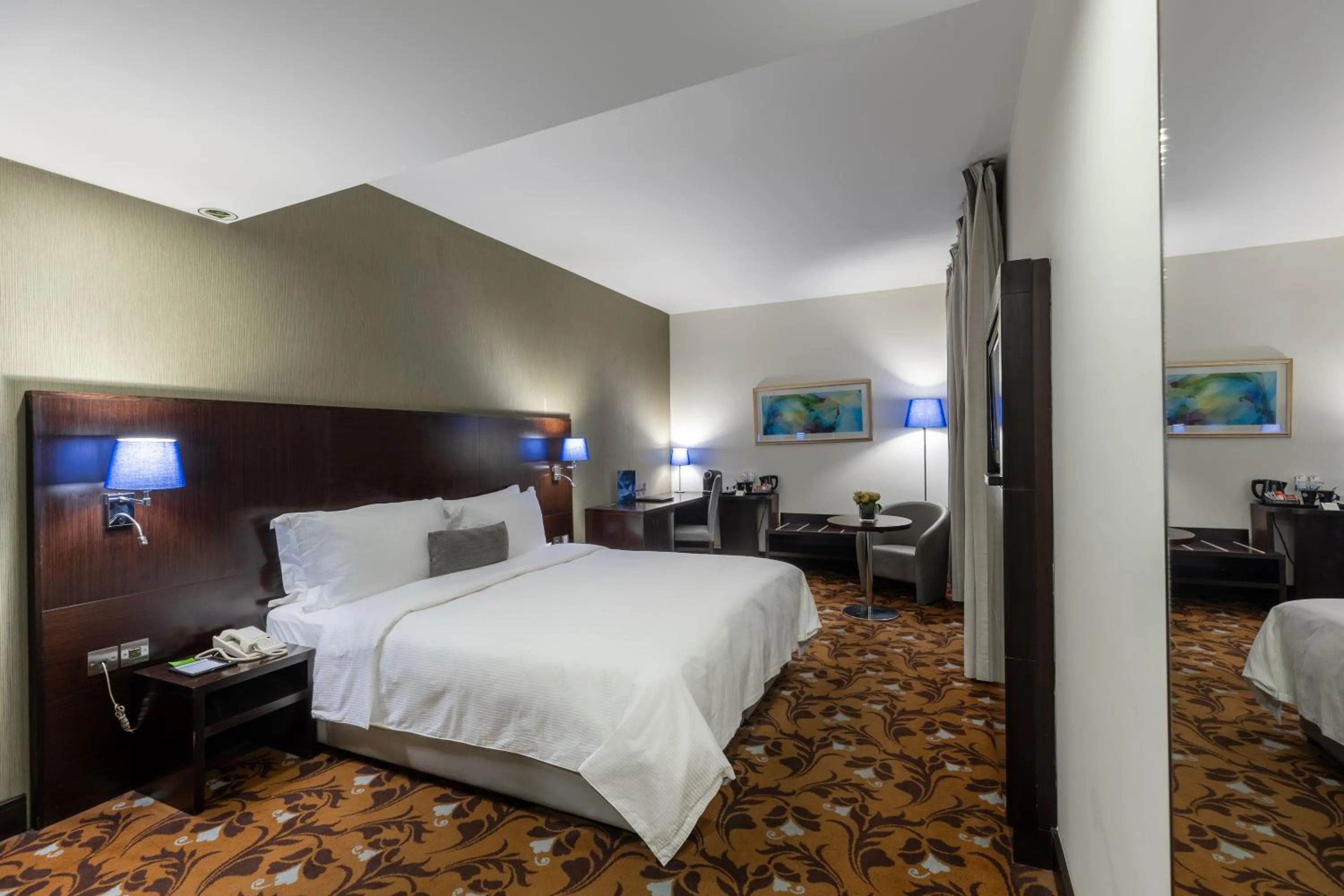 Bedroom, Bed in Babylon Rotana Hotel