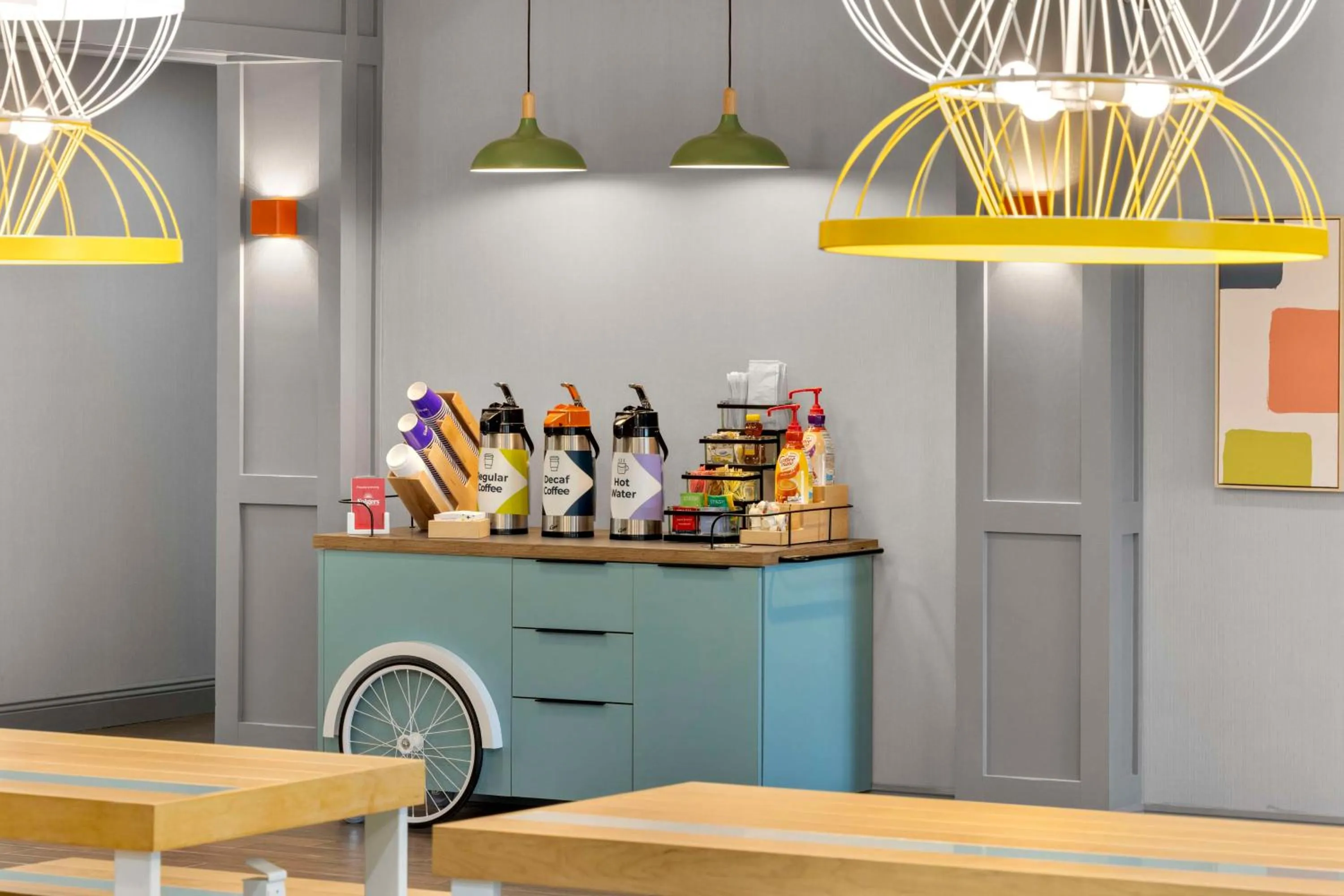 Dining area in Spark By Hilton Newcomerstown