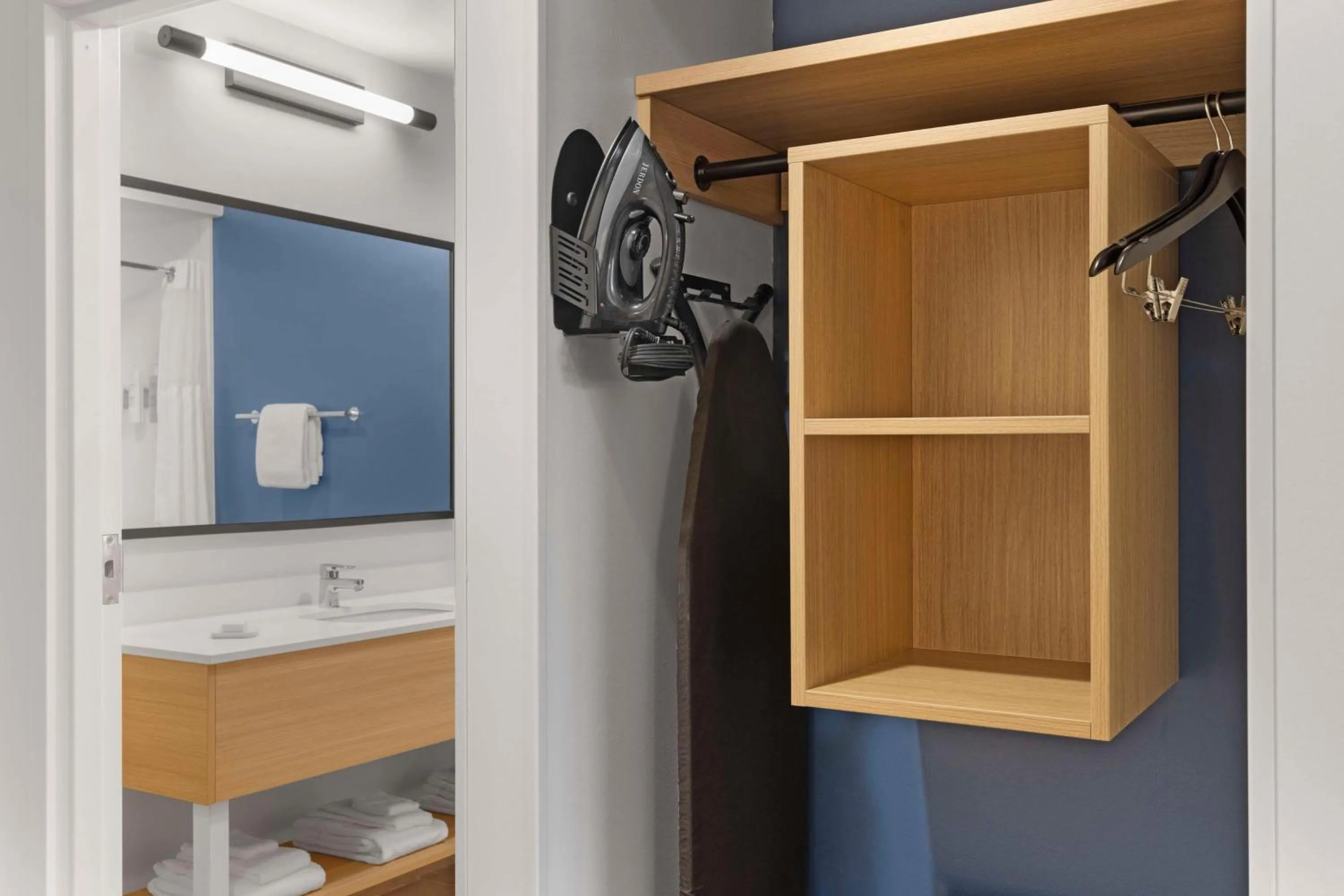 Photo of the whole room in Spark By Hilton Newcomerstown