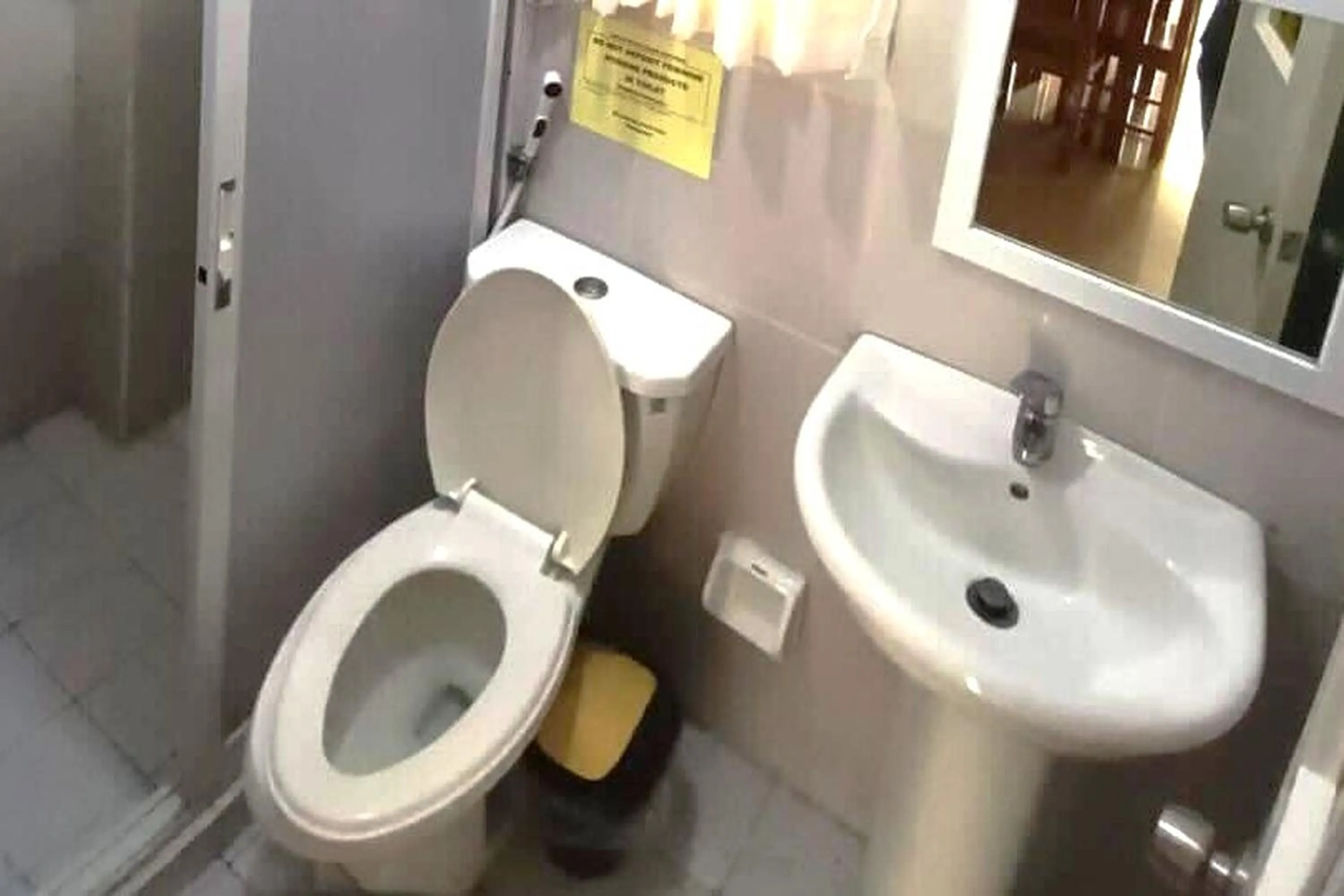 Toilet in Empress Island Hotel